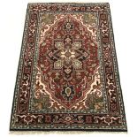 Very Fine Hand Knotted Heriz Serapi Carpet