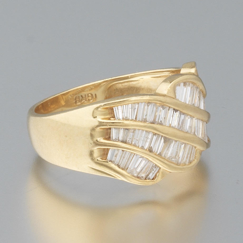 Ladies' Gold and Diamond Scroll Ring - Image 5 of 6
