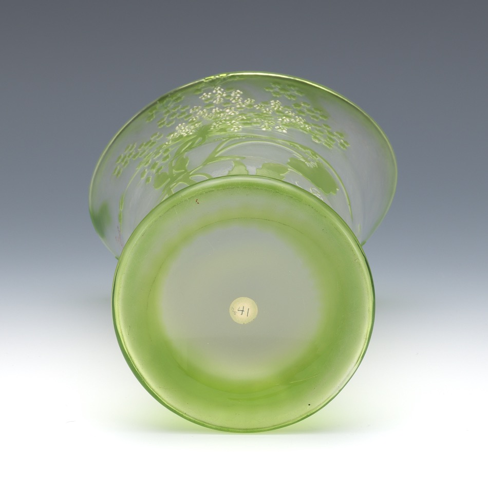 Galle Queen Anne's Lace Vase - Image 7 of 7