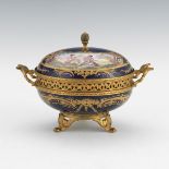 French Sevres Style Porcelain Vanity Box with Cover, for Ovington New York, ca. early 20th Century