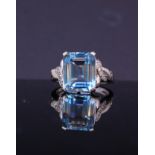 AQUAMARINE AND DIAMOND RING