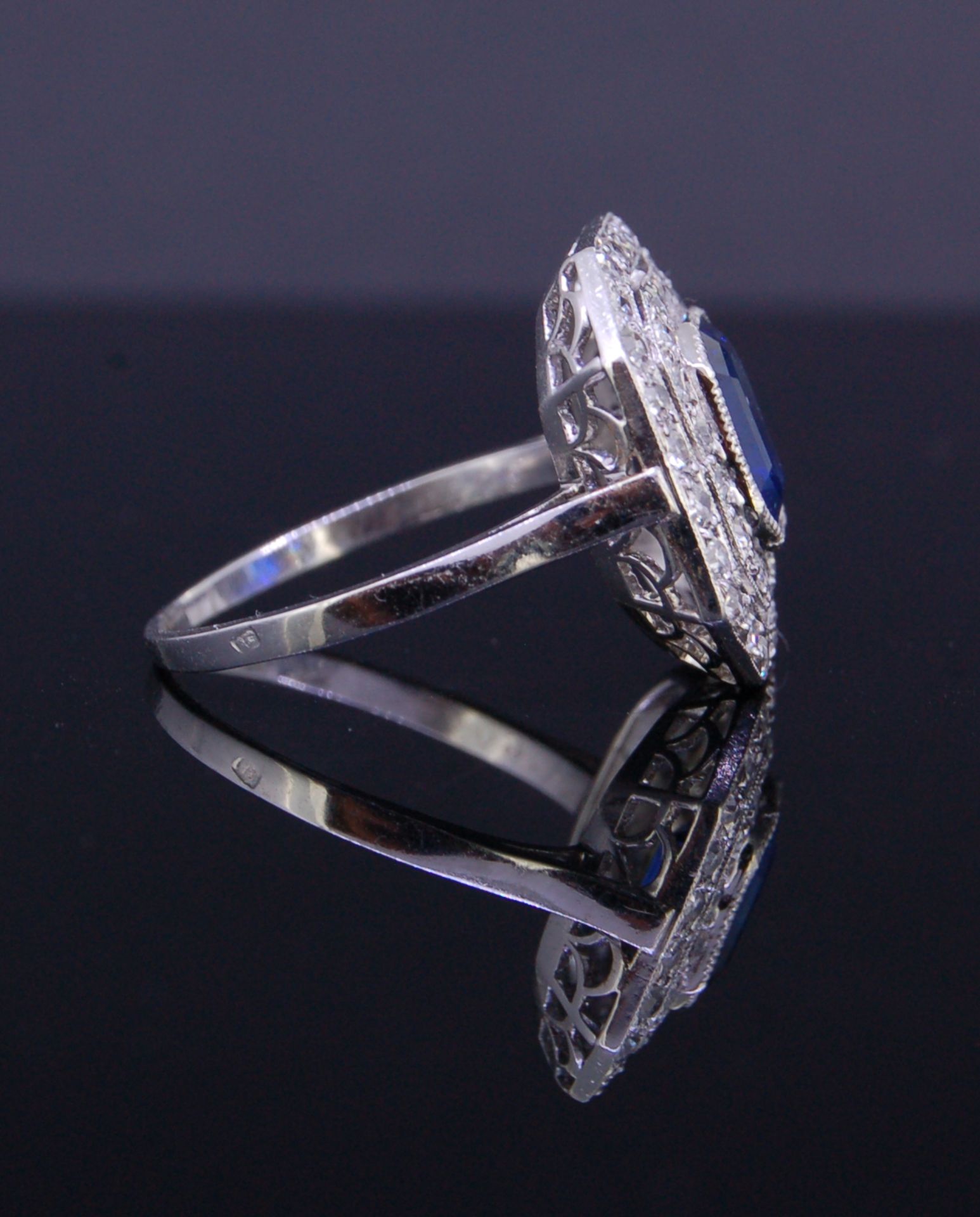 SAPPHIRE AND DIAMOND 5-STONE RING - Image 2 of 2