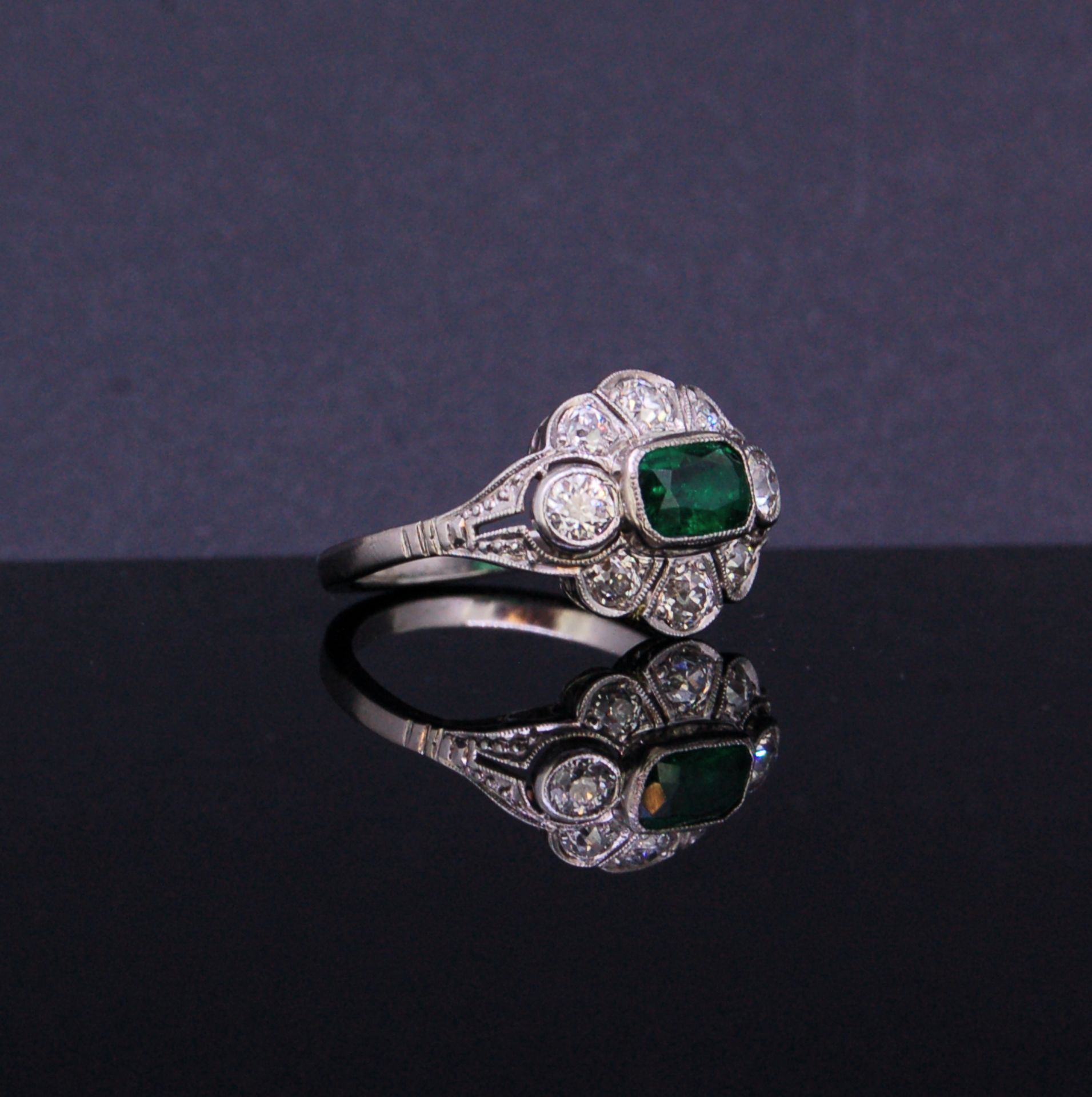 ART-DECO EMERALD AND DIAMOND RING - Image 2 of 2