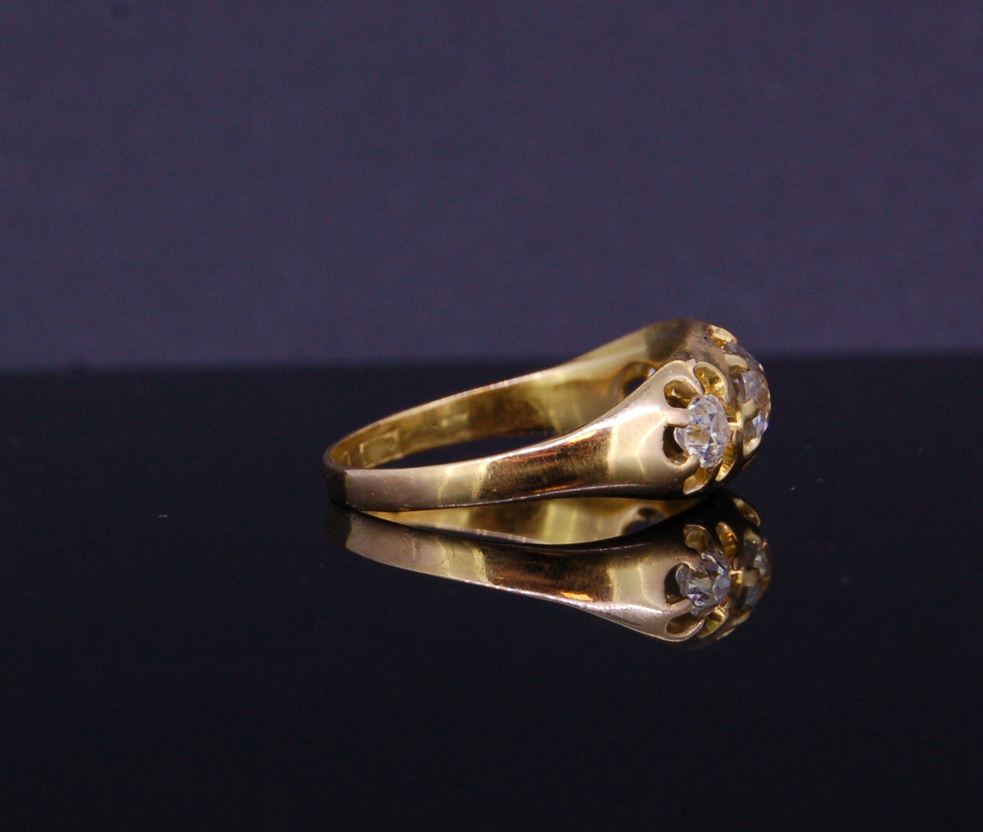 ANTIQUE 3-STONE DIAMOND RING - Image 2 of 2