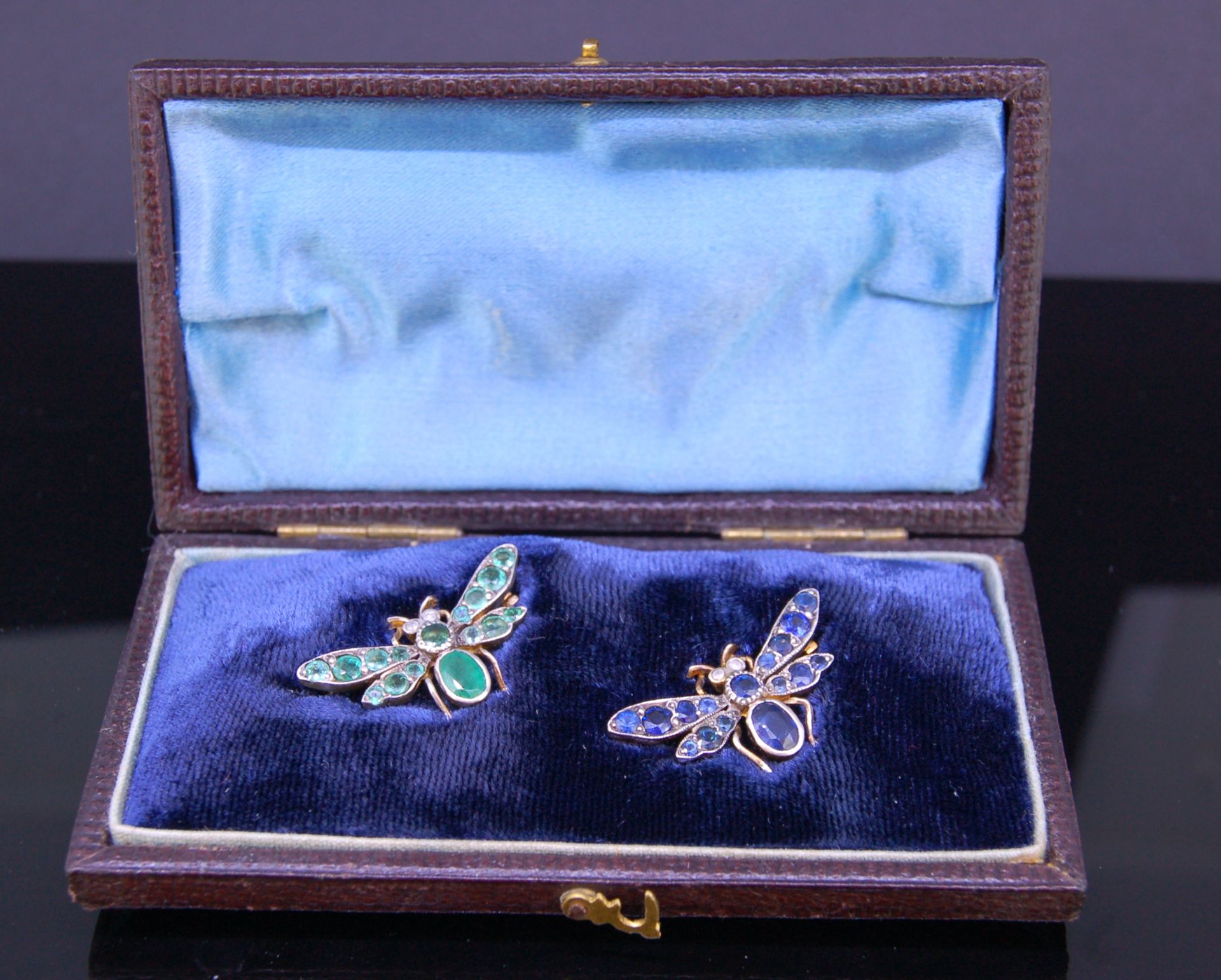 2 GEM SET FLY BROOCHES. - Image 5 of 5