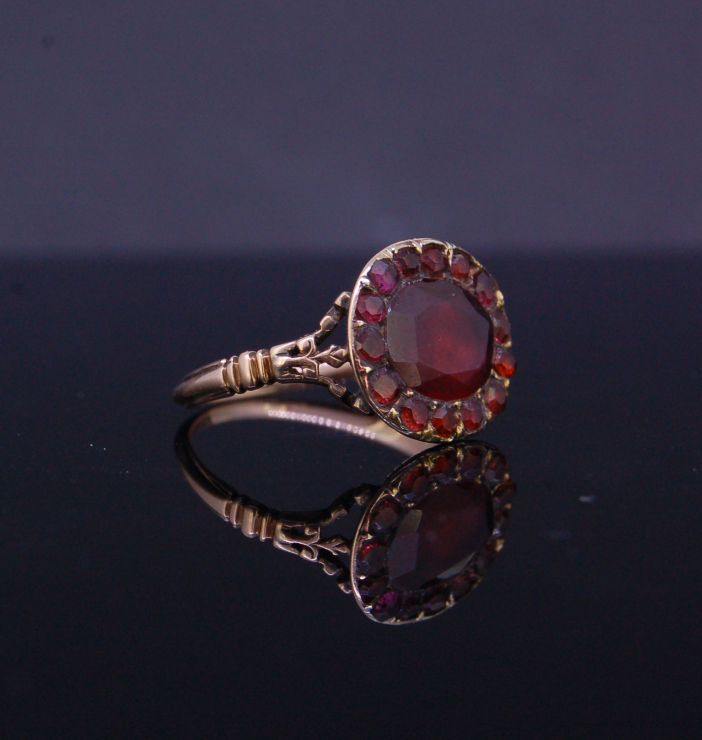 ANTIQUE GARNET CLUSTER RING - Image 2 of 3