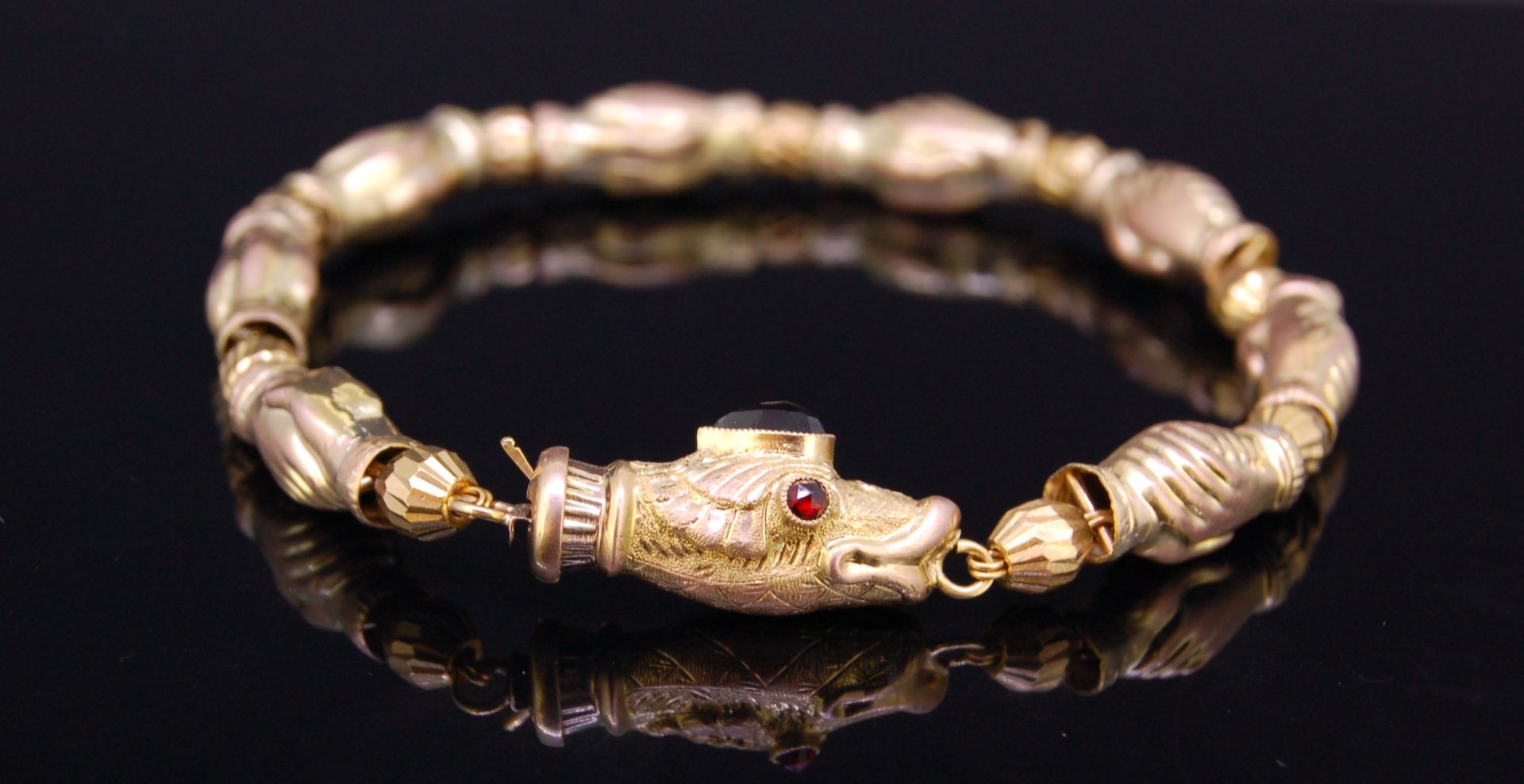 ANTIQUE FANCY LINK GARNET BRACELET