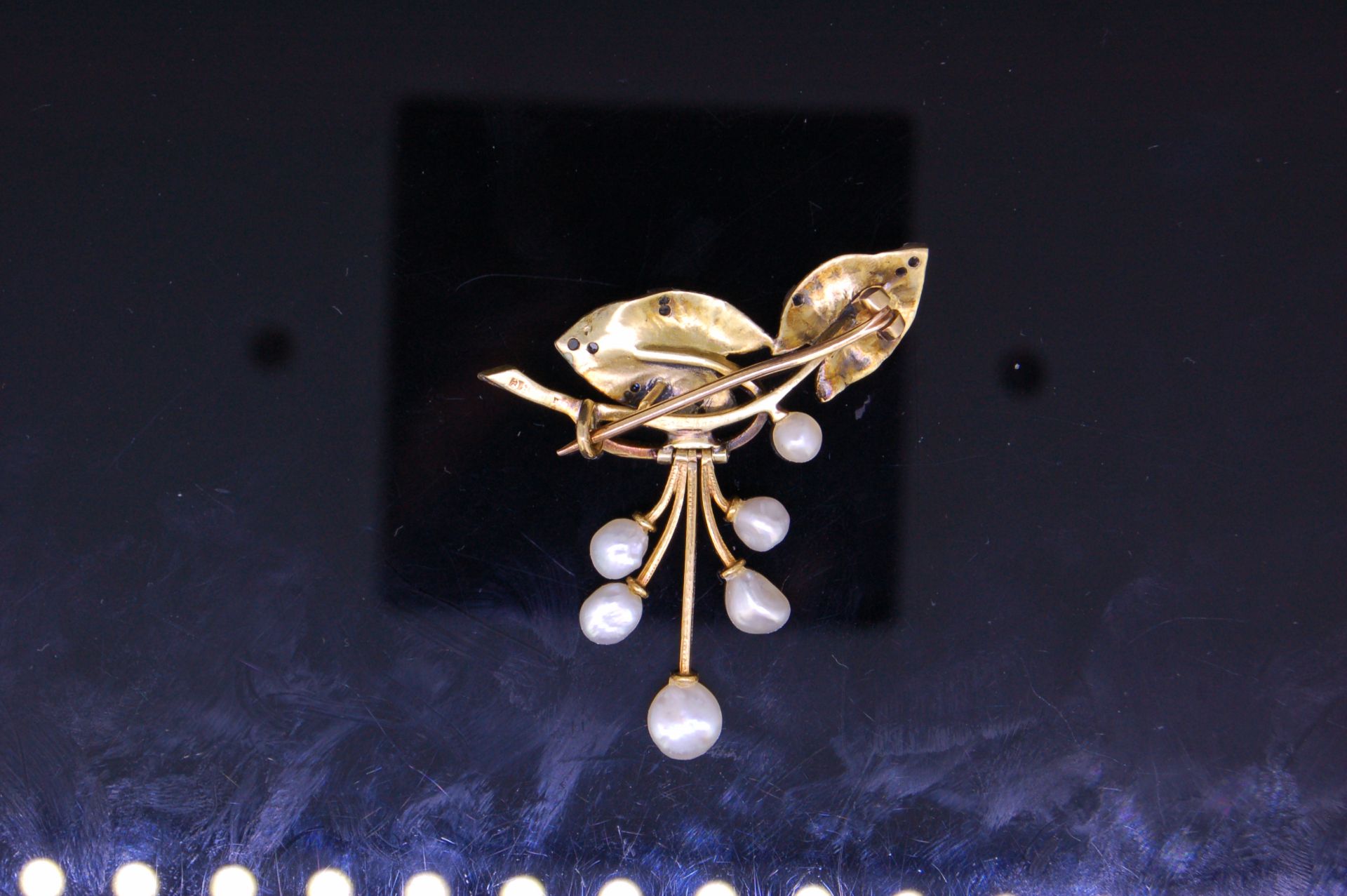 ART-NOUVEAU ENAMEL DIAMOND AND PEARL BROOCH - Bild 2 aus 2