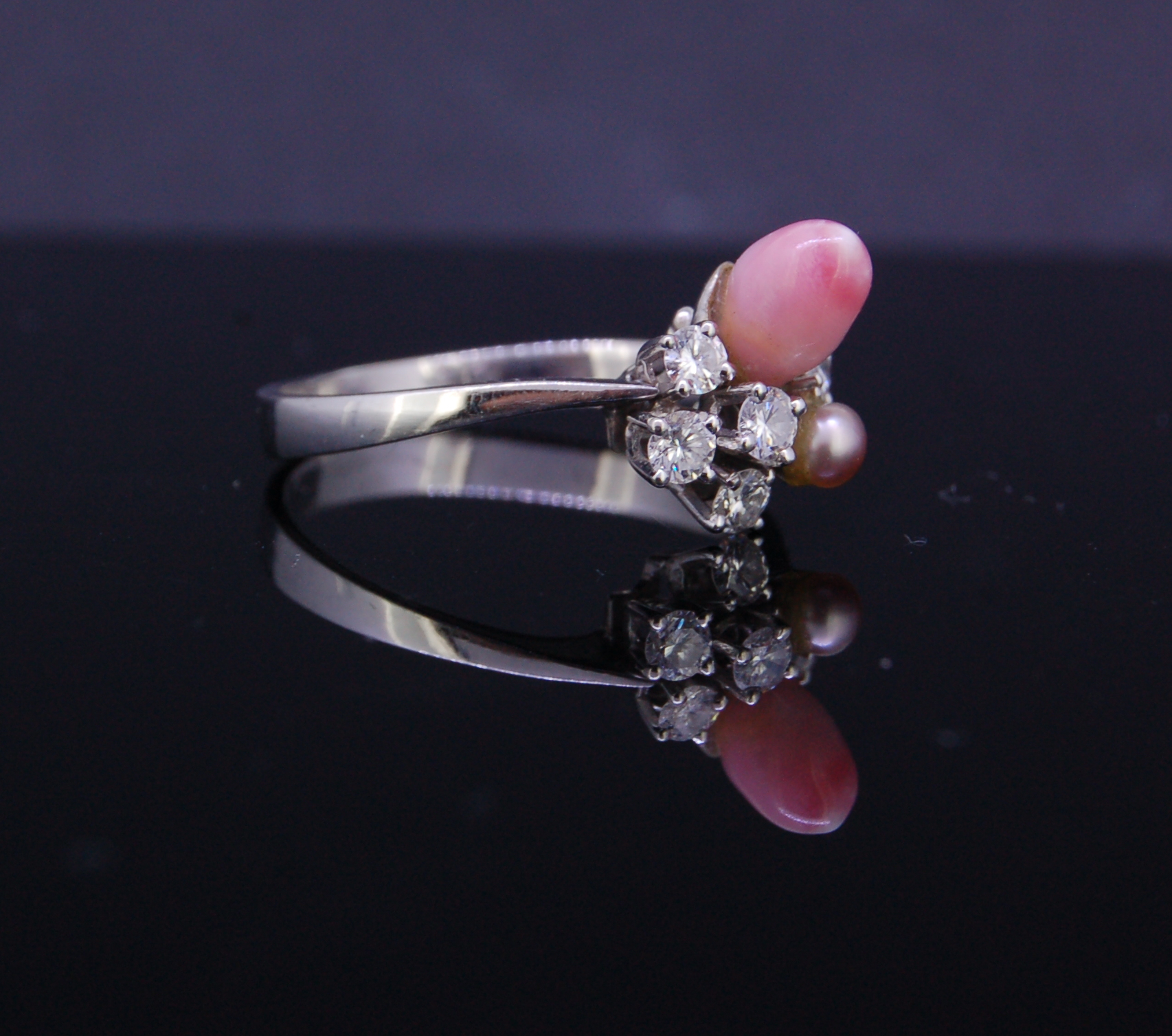 BLACK PEARL, CONCH PEARL AND DIAMOND RING - Image 2 of 3