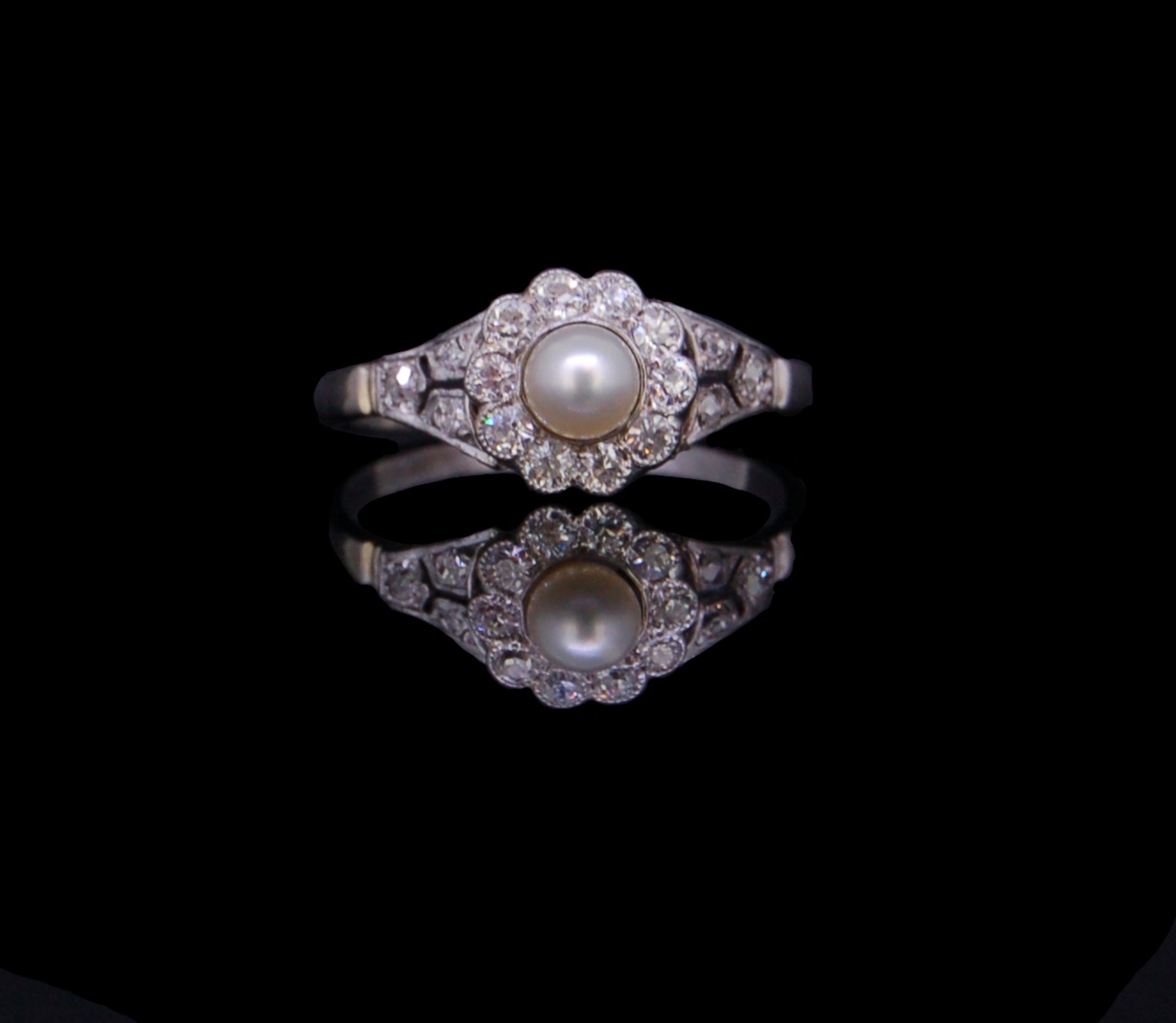 PEARL AND DIAMOND CLUSTER RING