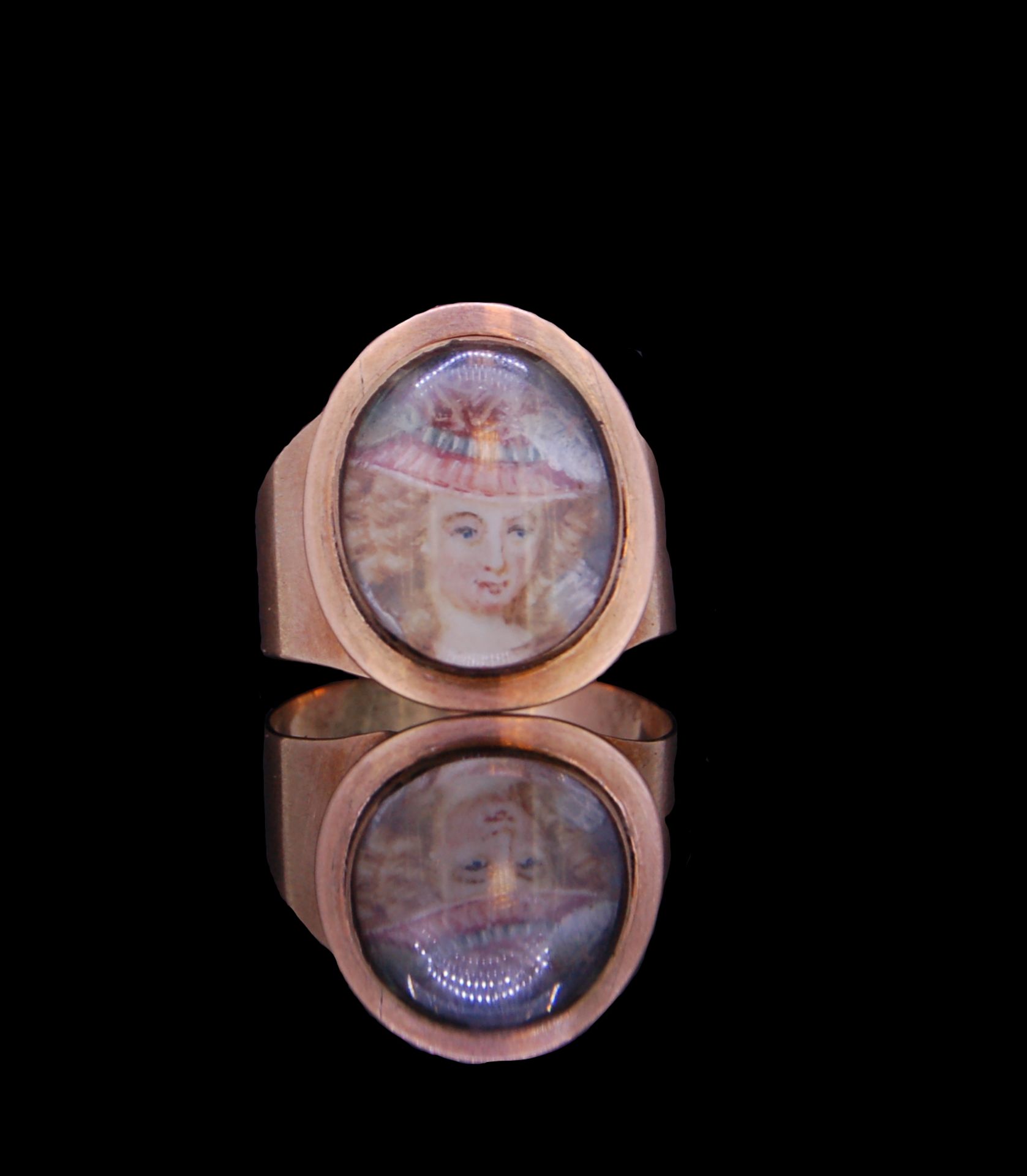 ANTIQUE LADIES PORTRAIT RING