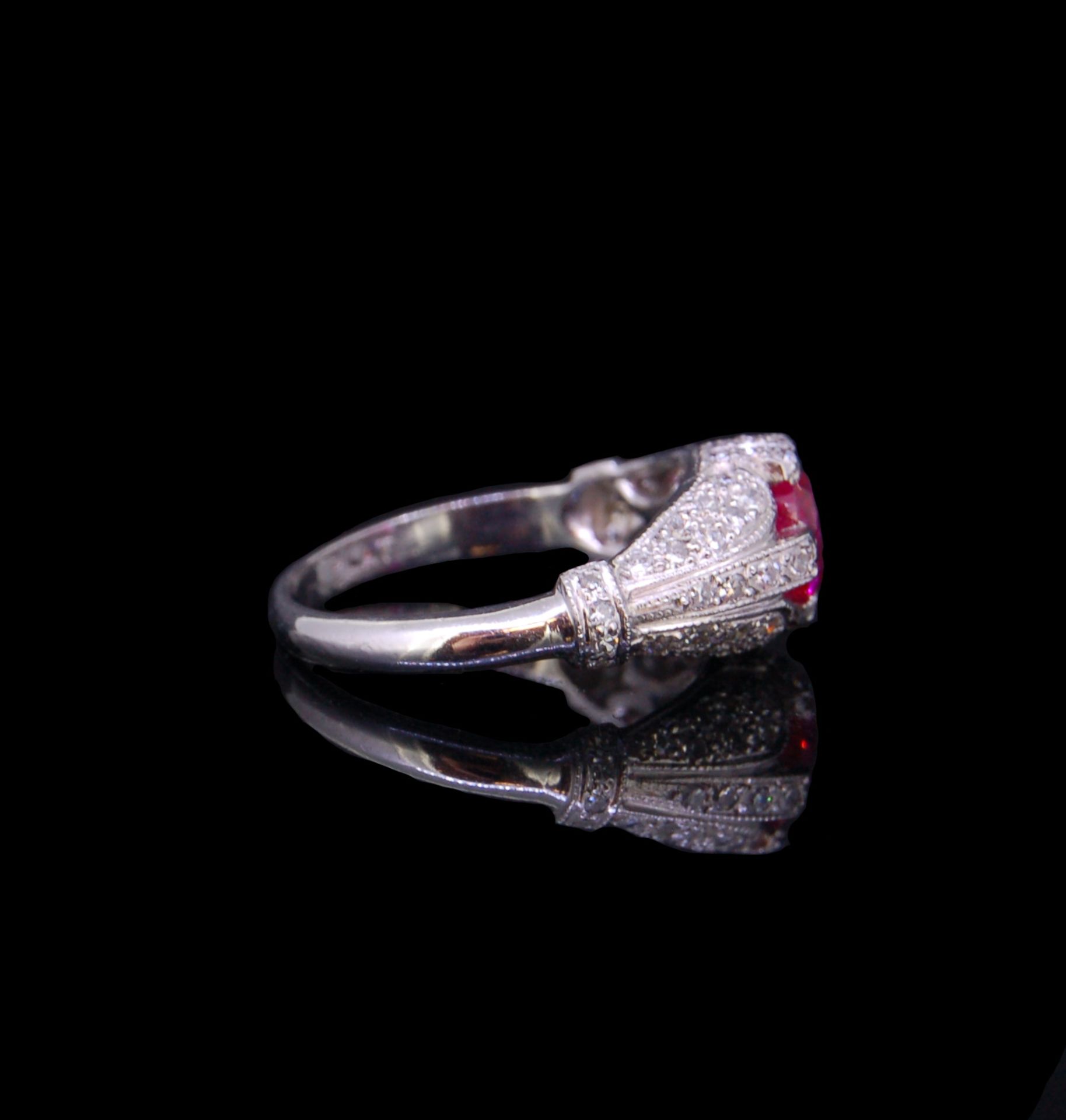 1.50CT BURMA RUBY AND DIAMOND RING, CERTIFICATED. - Bild 3 aus 5