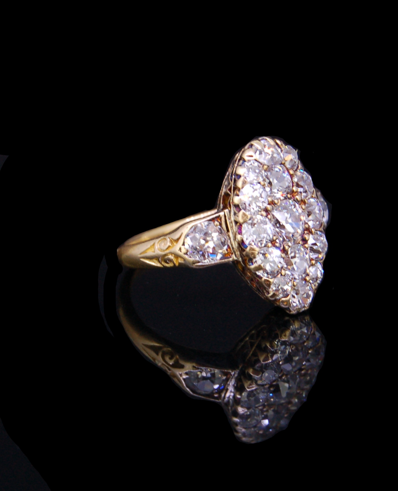 ANTIQUE DIAMOND RING - Image 2 of 4