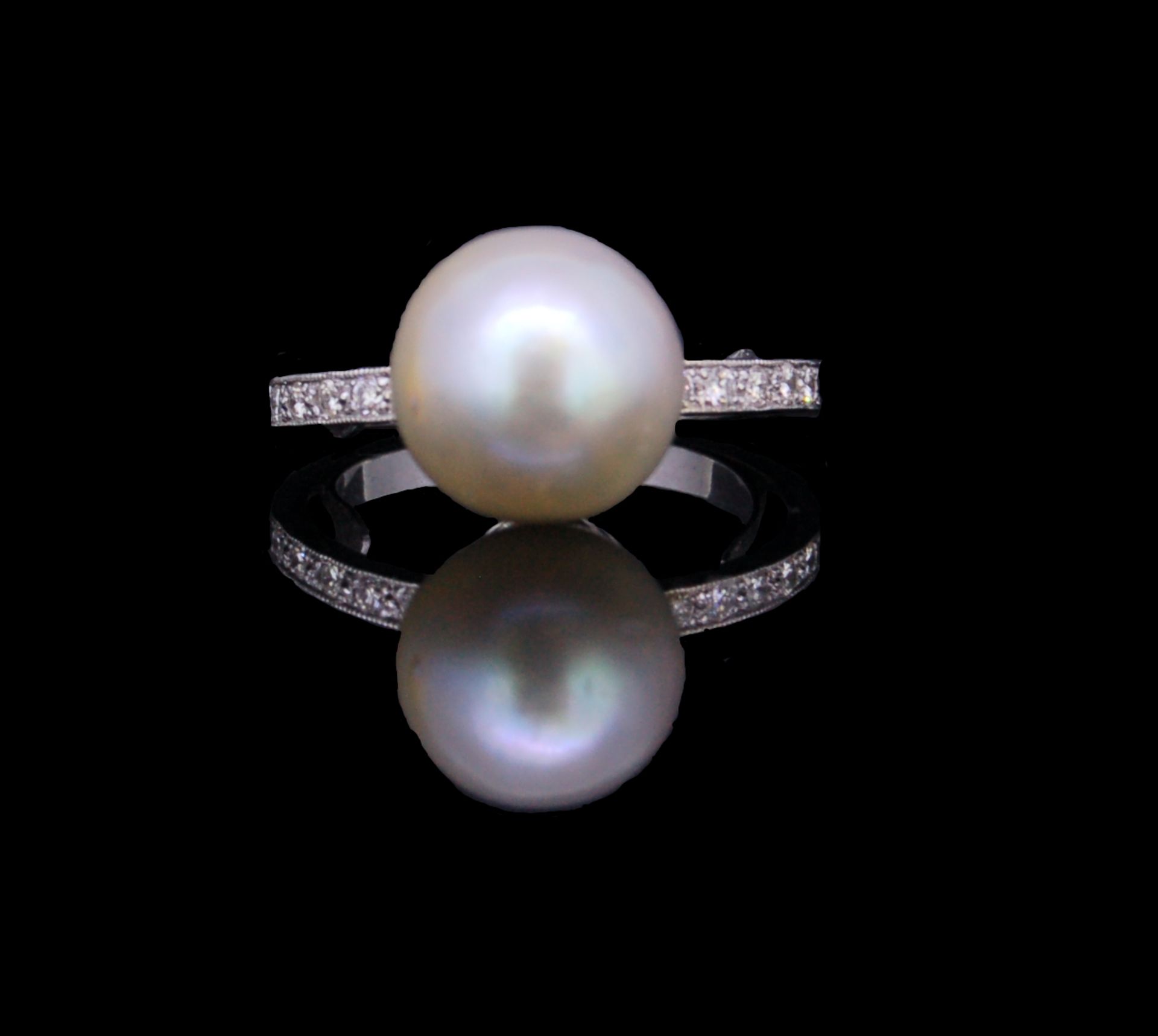 PEARL AND DIAMOND RING