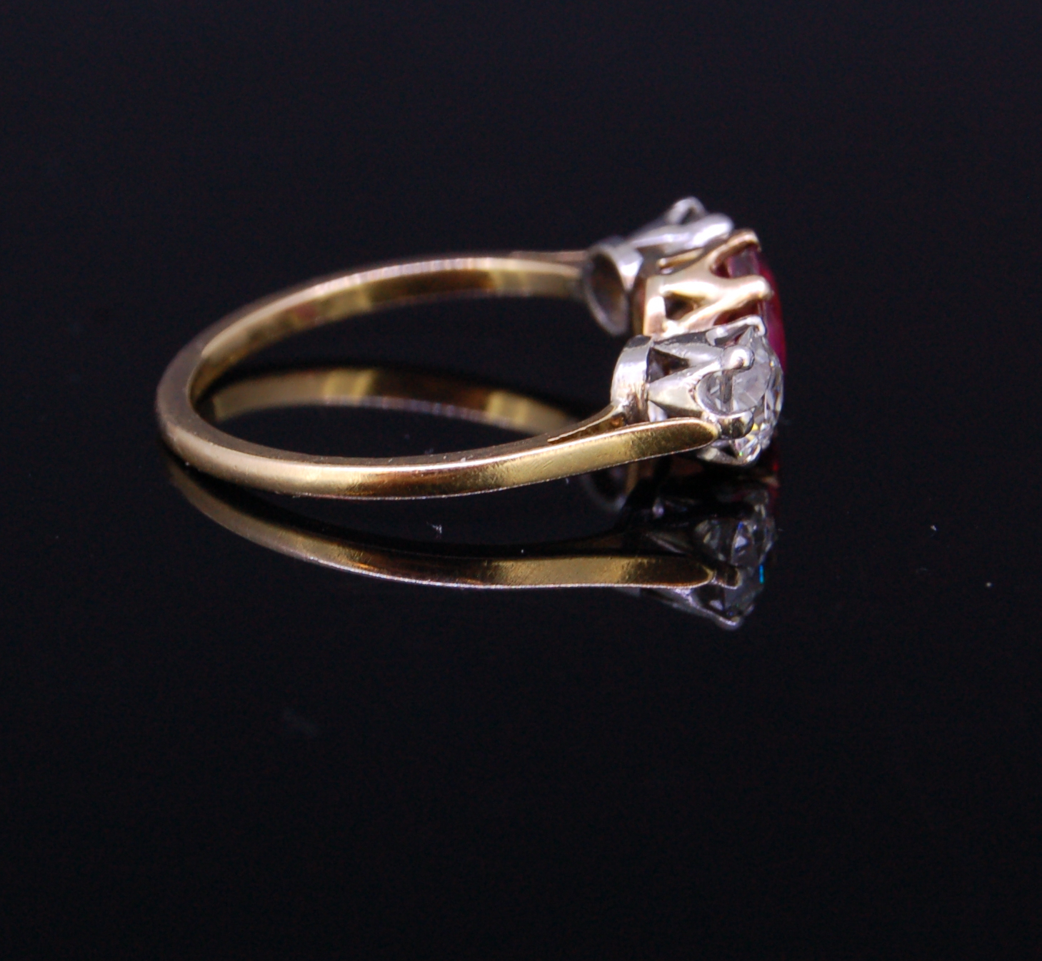 RUBY AND DIAMOND 3-STONE RING - Image 3 of 3