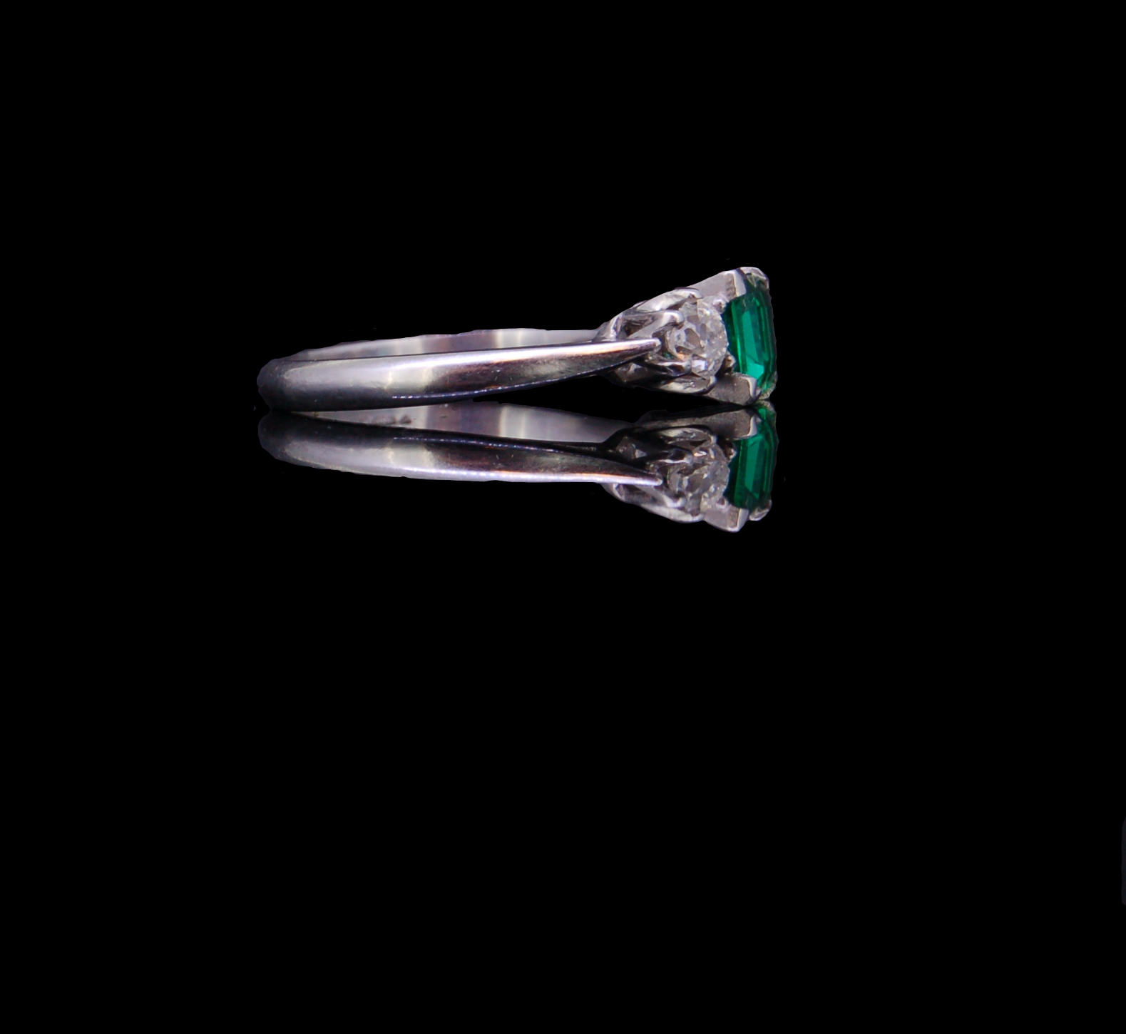 EMERALD AND DIAMOND THREE STONE RING, CERTIFICATED - Image 3 of 3