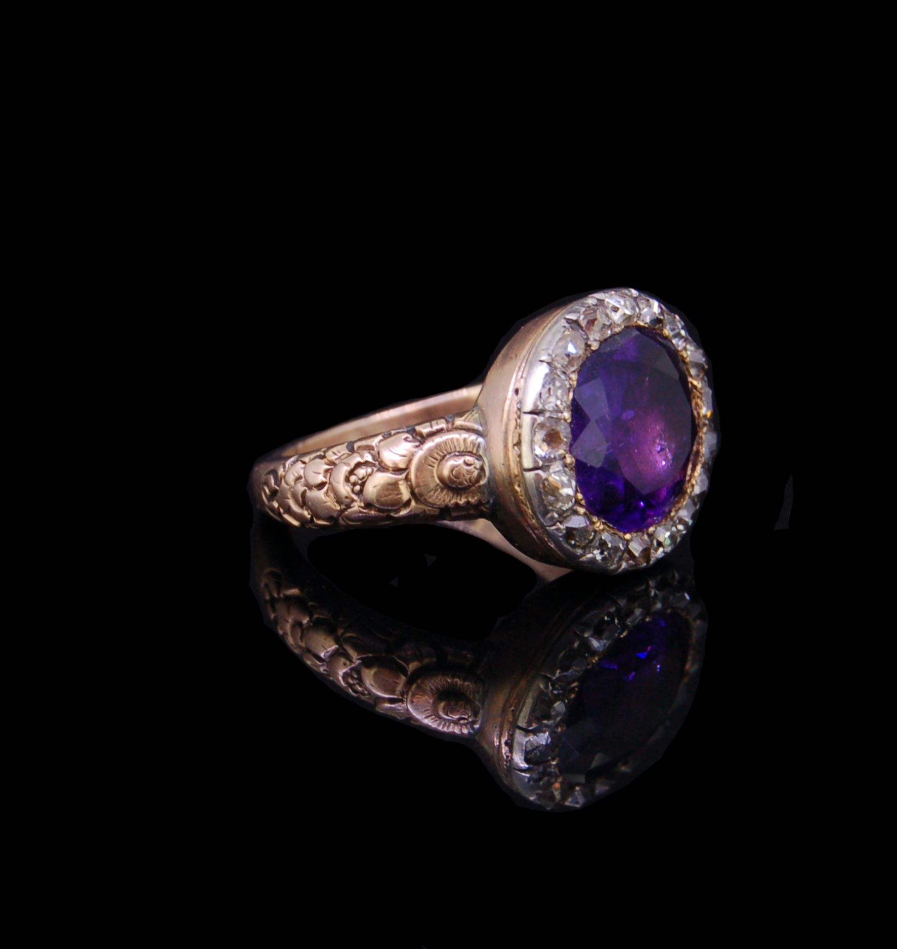 19th CENTURY AMETHYST DIAMOND CLSUTER RING - Bild 2 aus 4