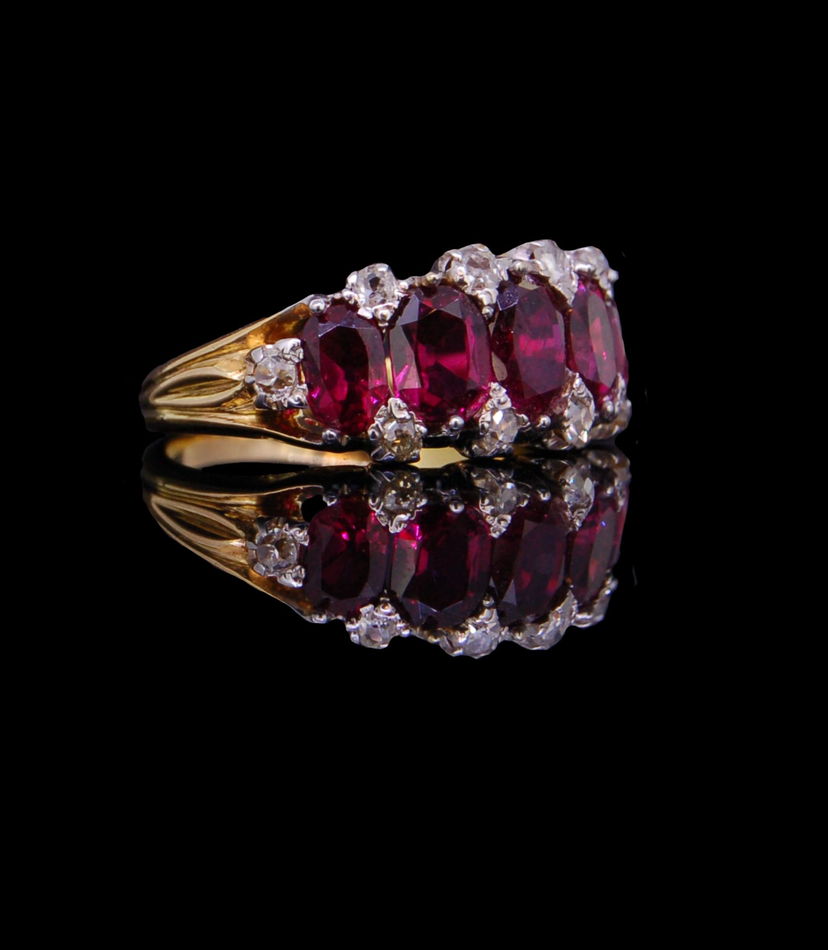 ANTIQUE FIVE STONE RUBY RING WITH DIAMOND POINTS - Bild 3 aus 3