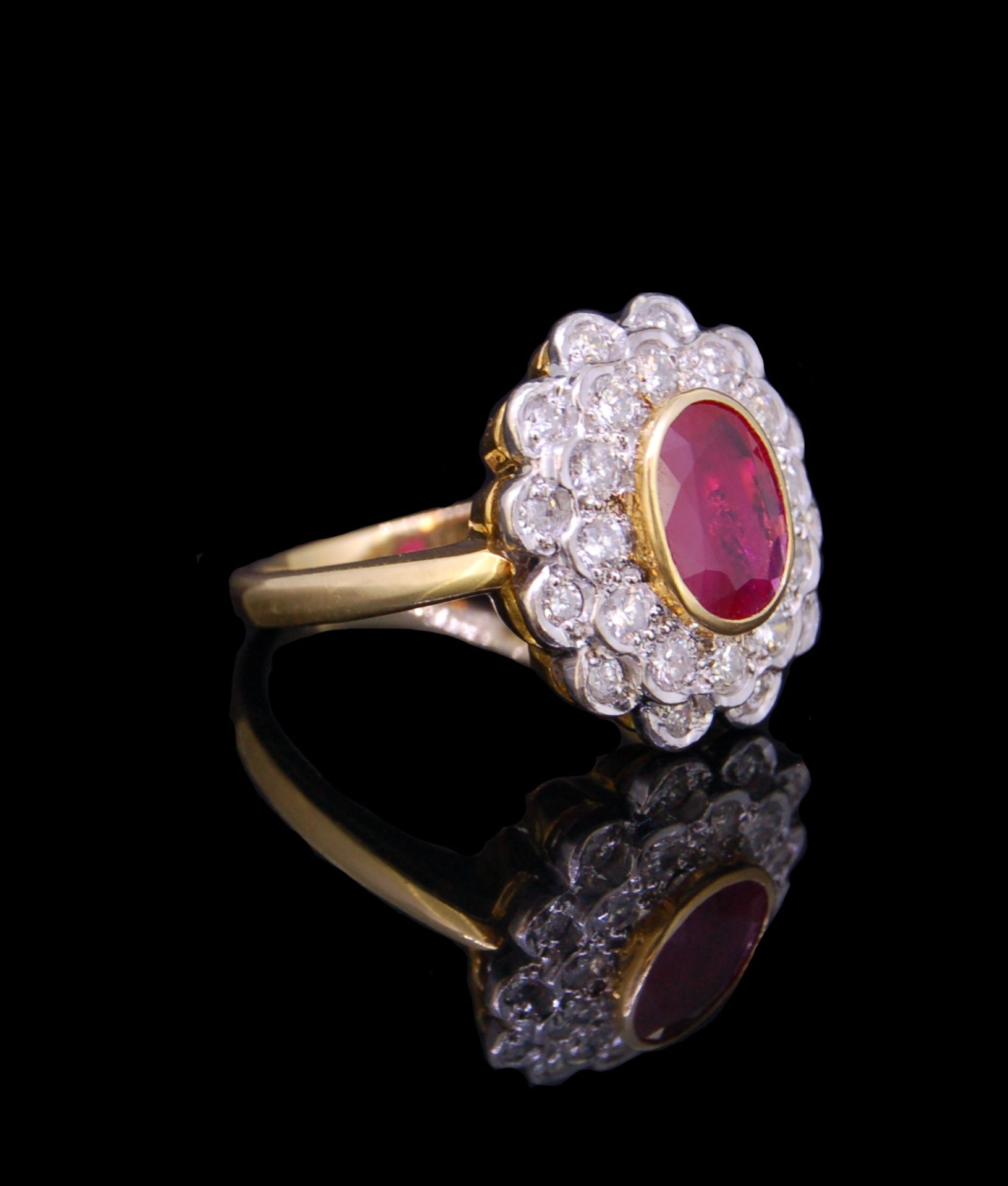 RUBY AND DIAMOND CLUSTER RING - Bild 2 aus 4