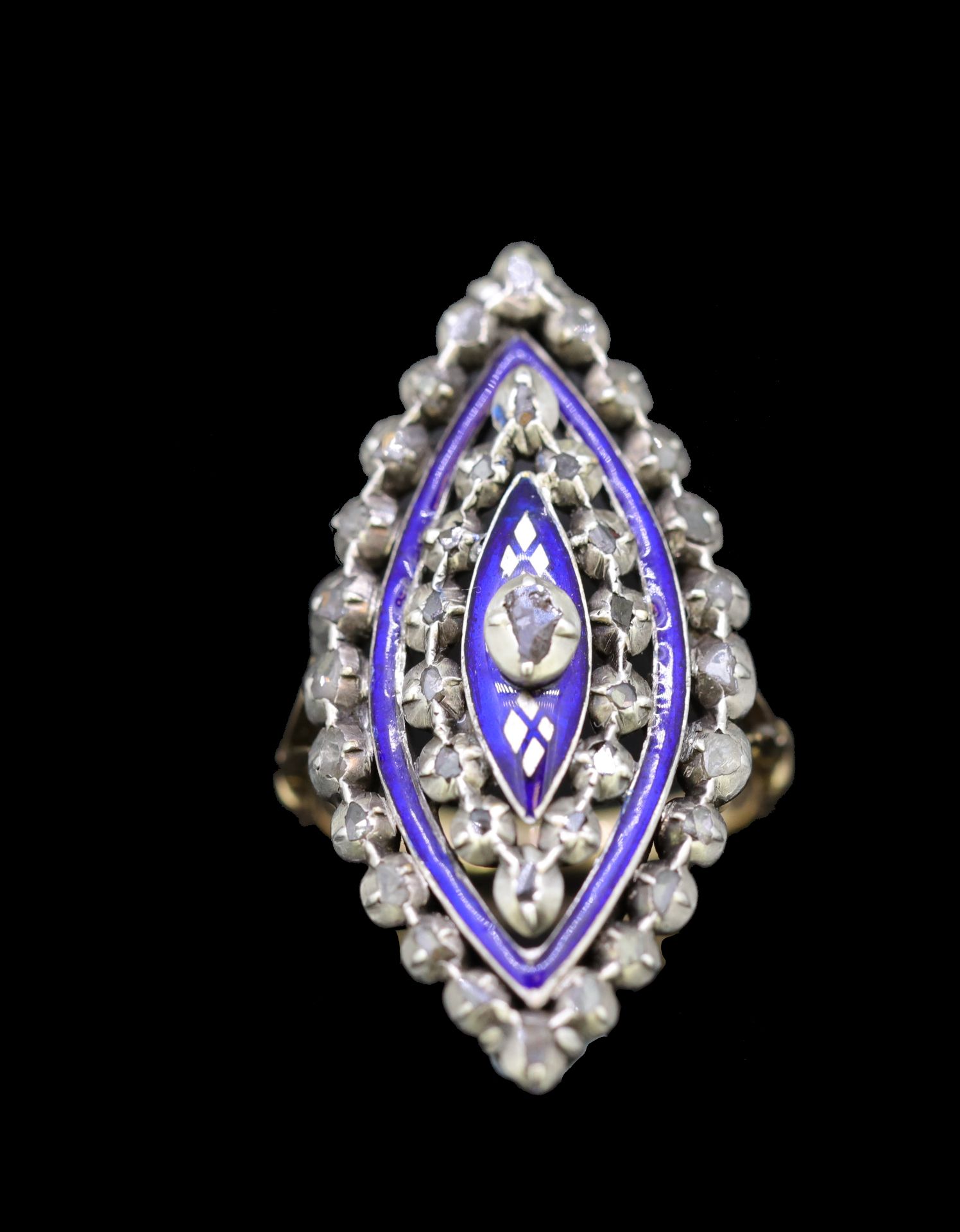 ANTIQUE DIAMOND AND ENAMEL RING