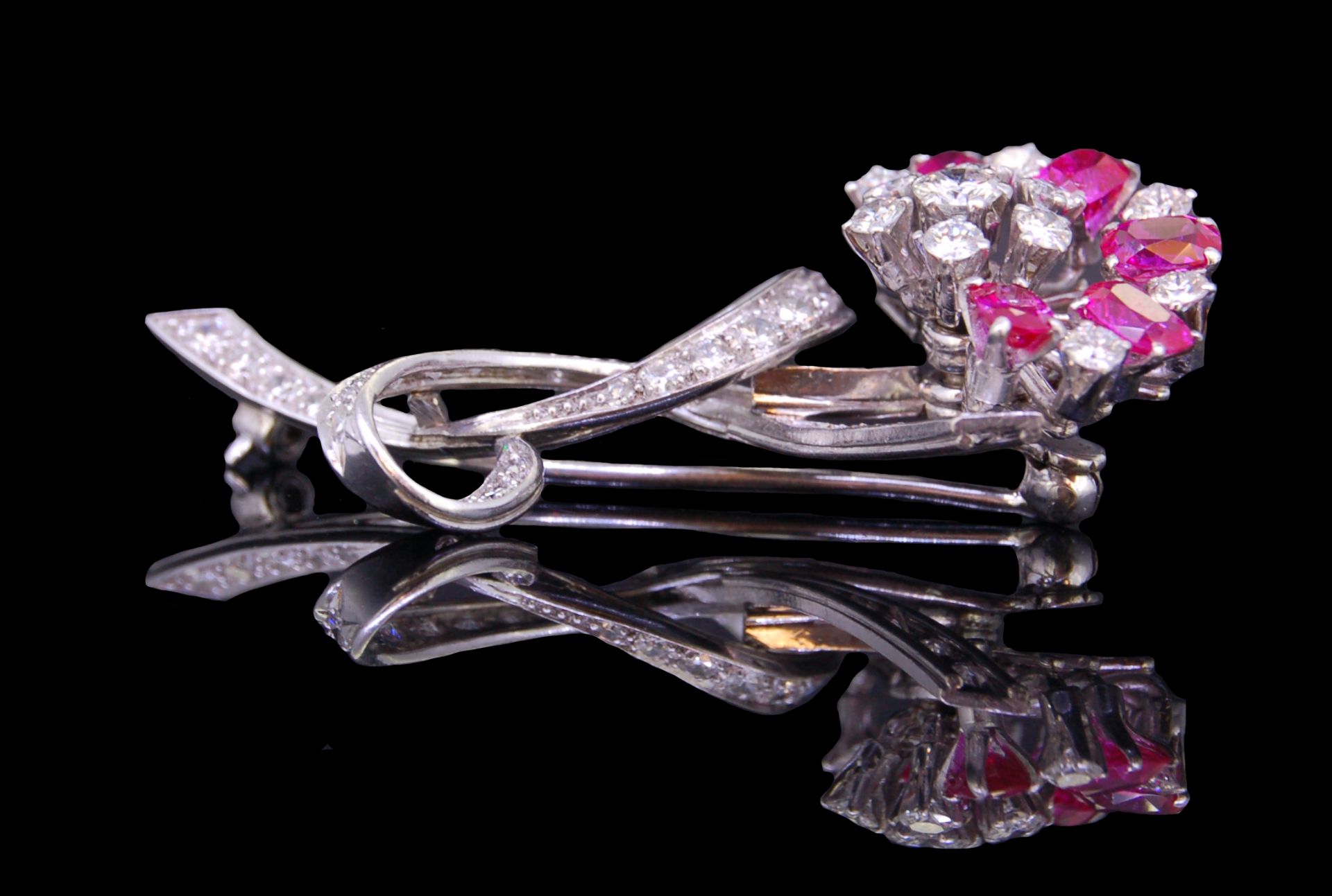 RUBY AND DIAMOND FLORAL BROOCH - Image 3 of 3