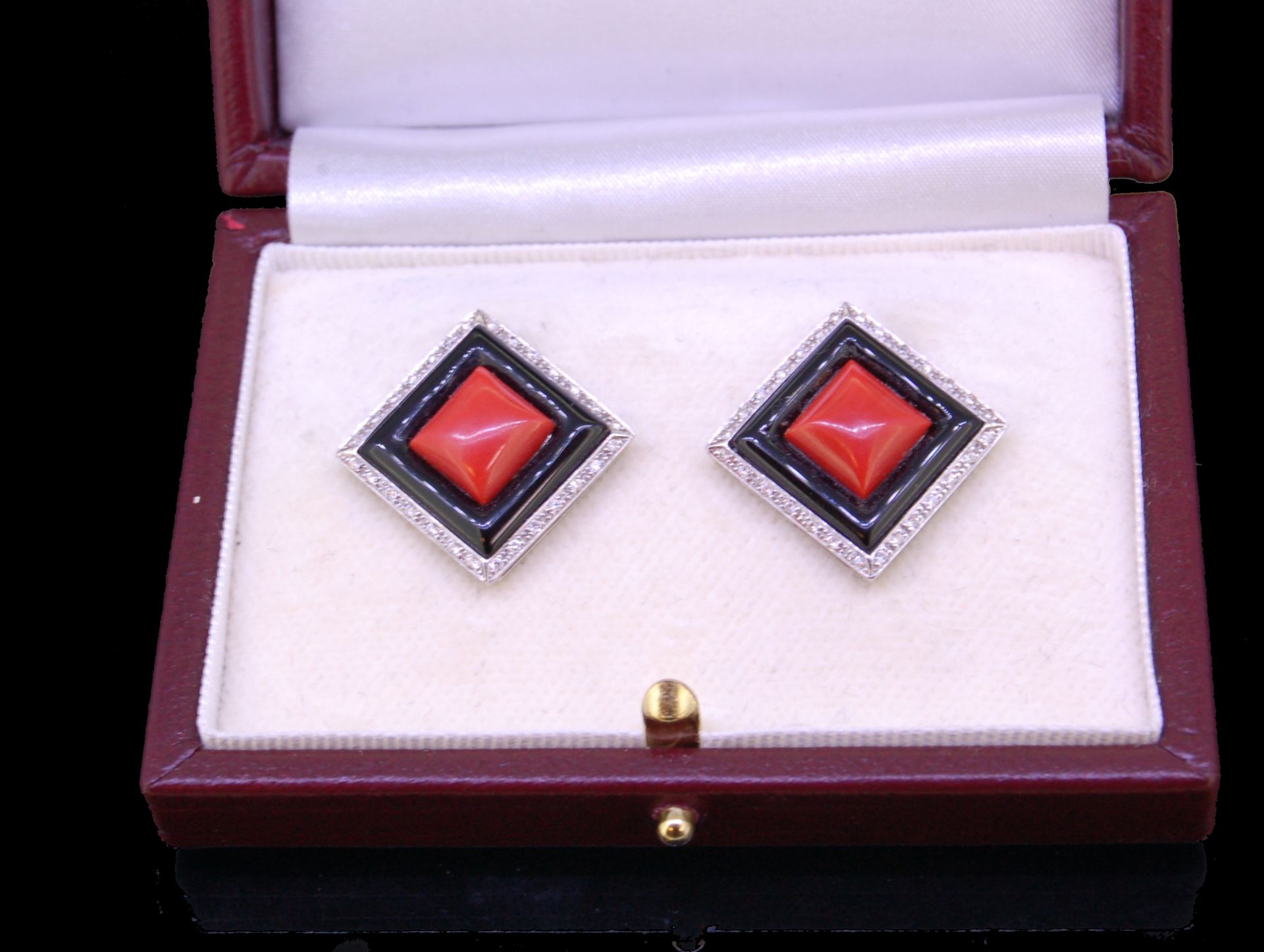 PAIR OF CORAL, ONYX AND DIAMOND EARRINGS - Image 5 of 5