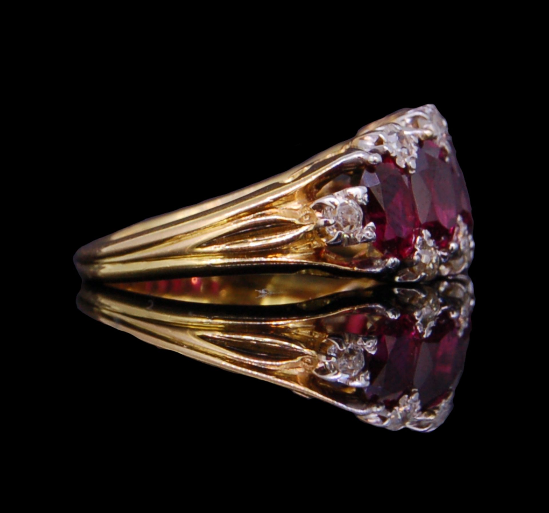 ANTIQUE FIVE STONE RUBY RING WITH DIAMOND POINTS - Image 3 of 3