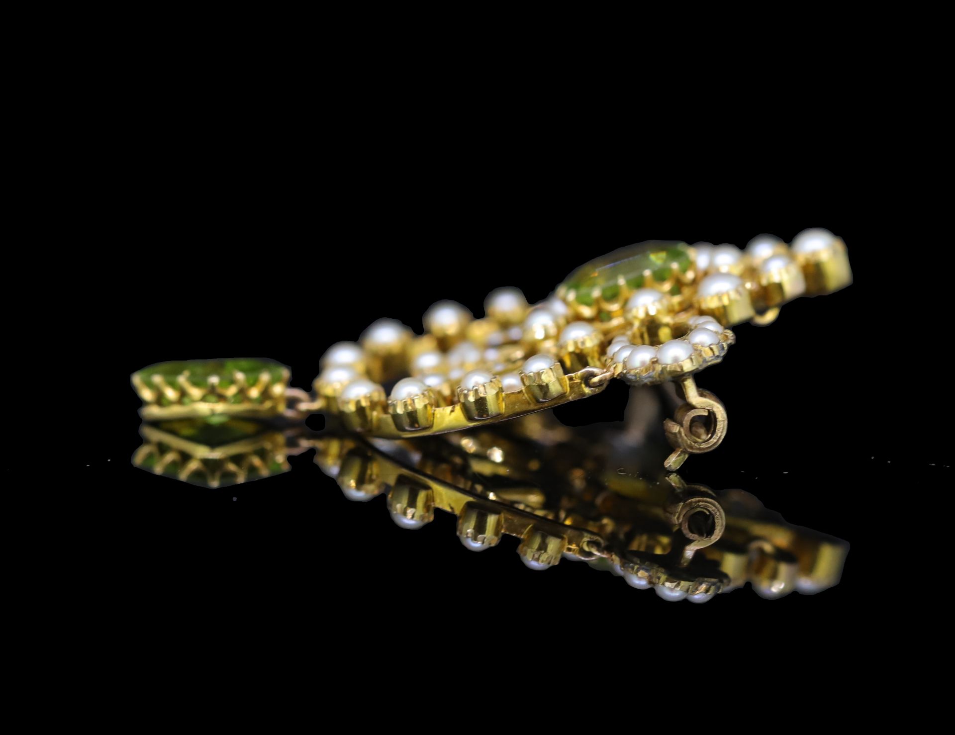 ANTIQUE PERIDOT AND PEARL BROOCH - Bild 3 aus 4