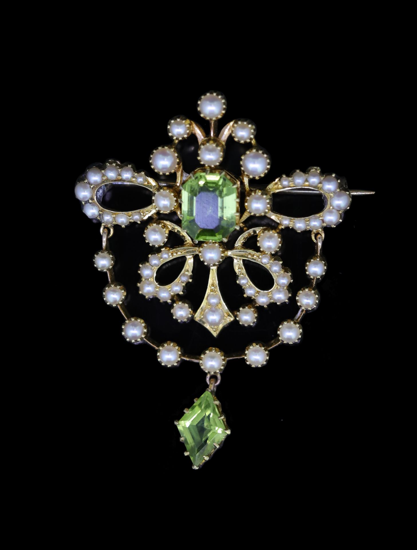 ANTIQUE PERIDOT AND PEARL BROOCH