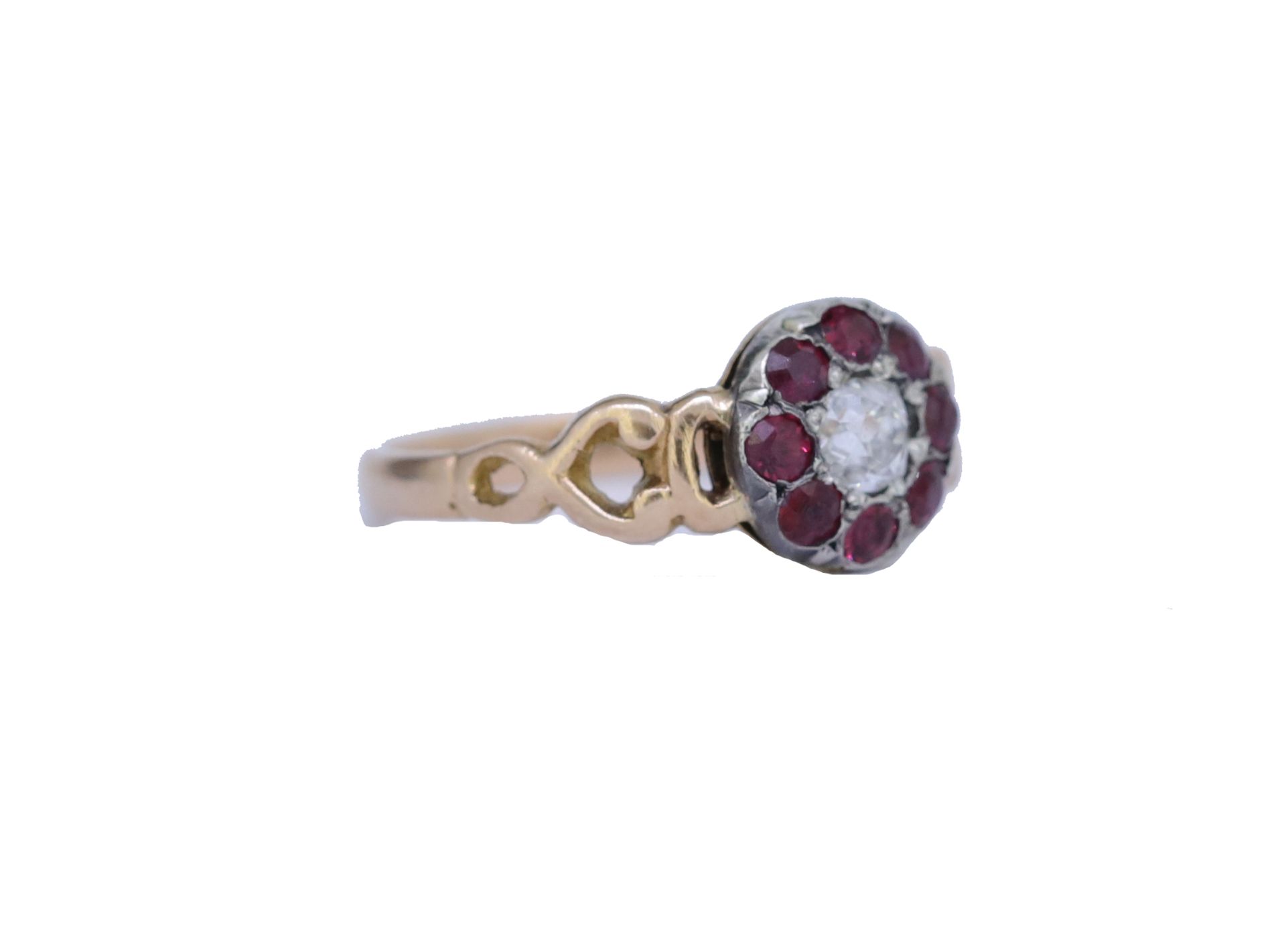 ANTIQUE RUBY AND DAIMOND CLUSTER RING - Image 2 of 4