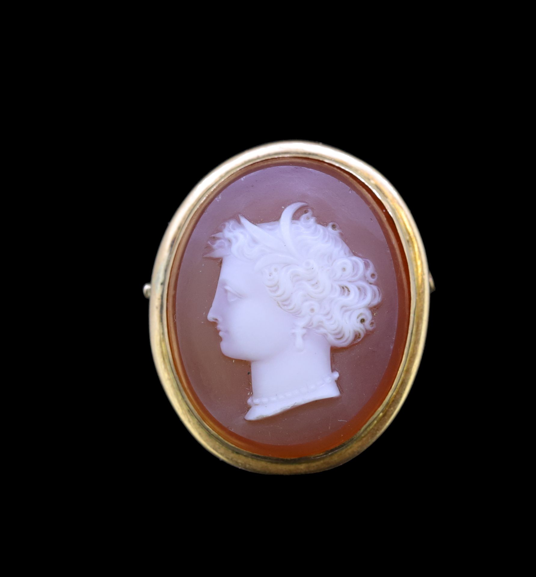 ANTIQUE HARDSTONE CAMEO BROOCH