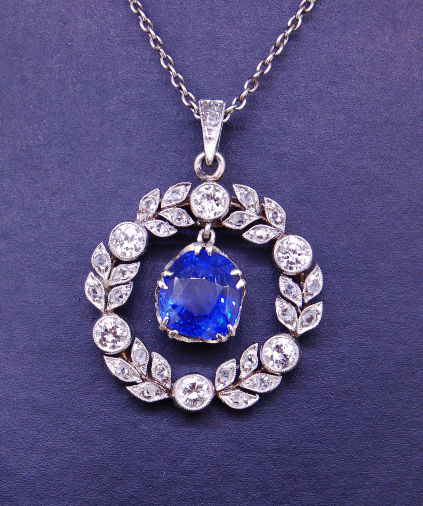 SAPPHIRE AND DIAMOND WREATH PENDANT - Image 2 of 2