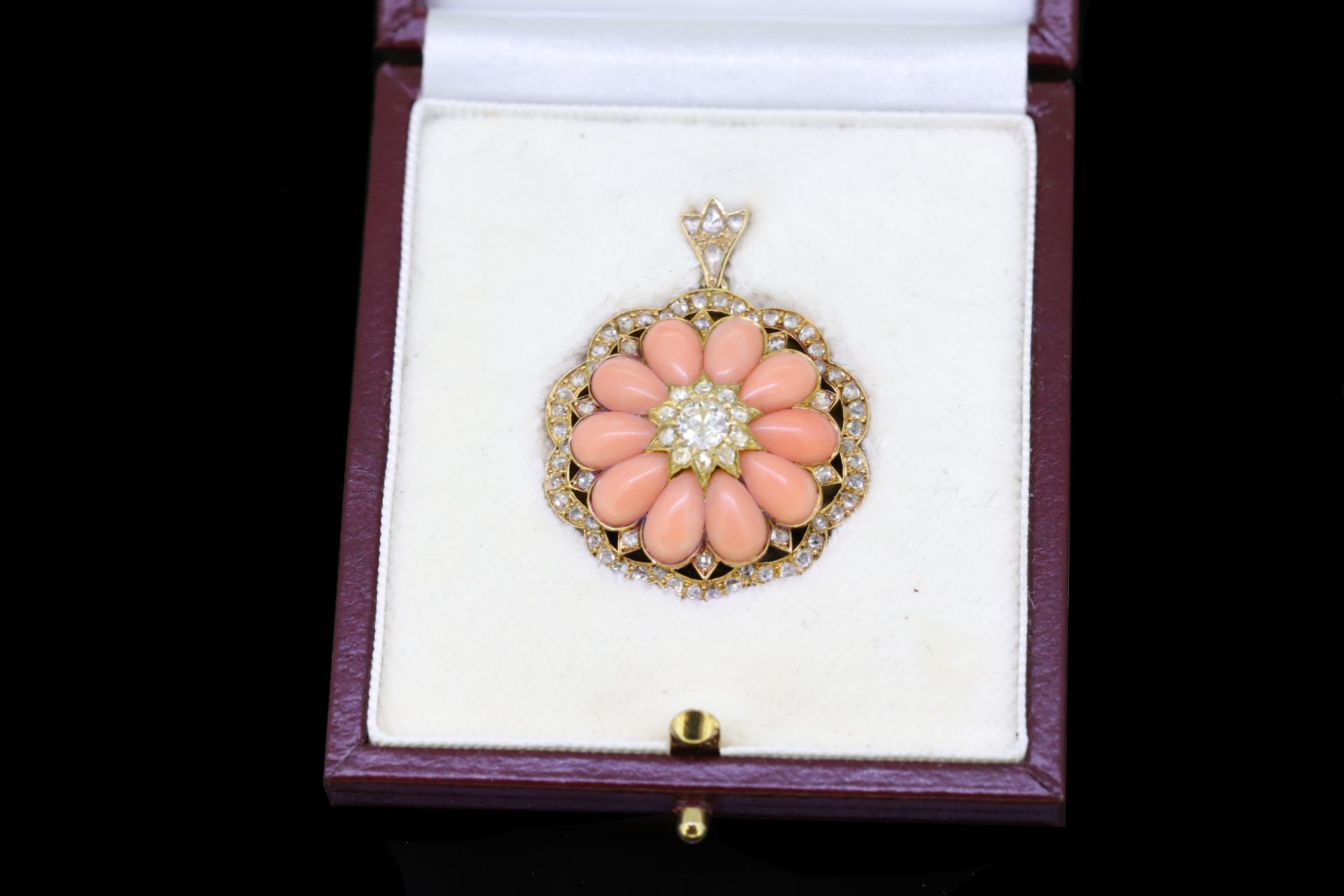 ANTIQUE DIAMOND AND CORAL PENDANT - Image 4 of 4