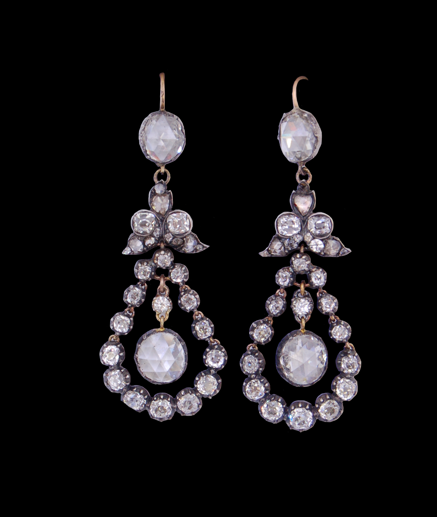 ANTIQUE PAIR OF DIAMOND DROP EARRINGS