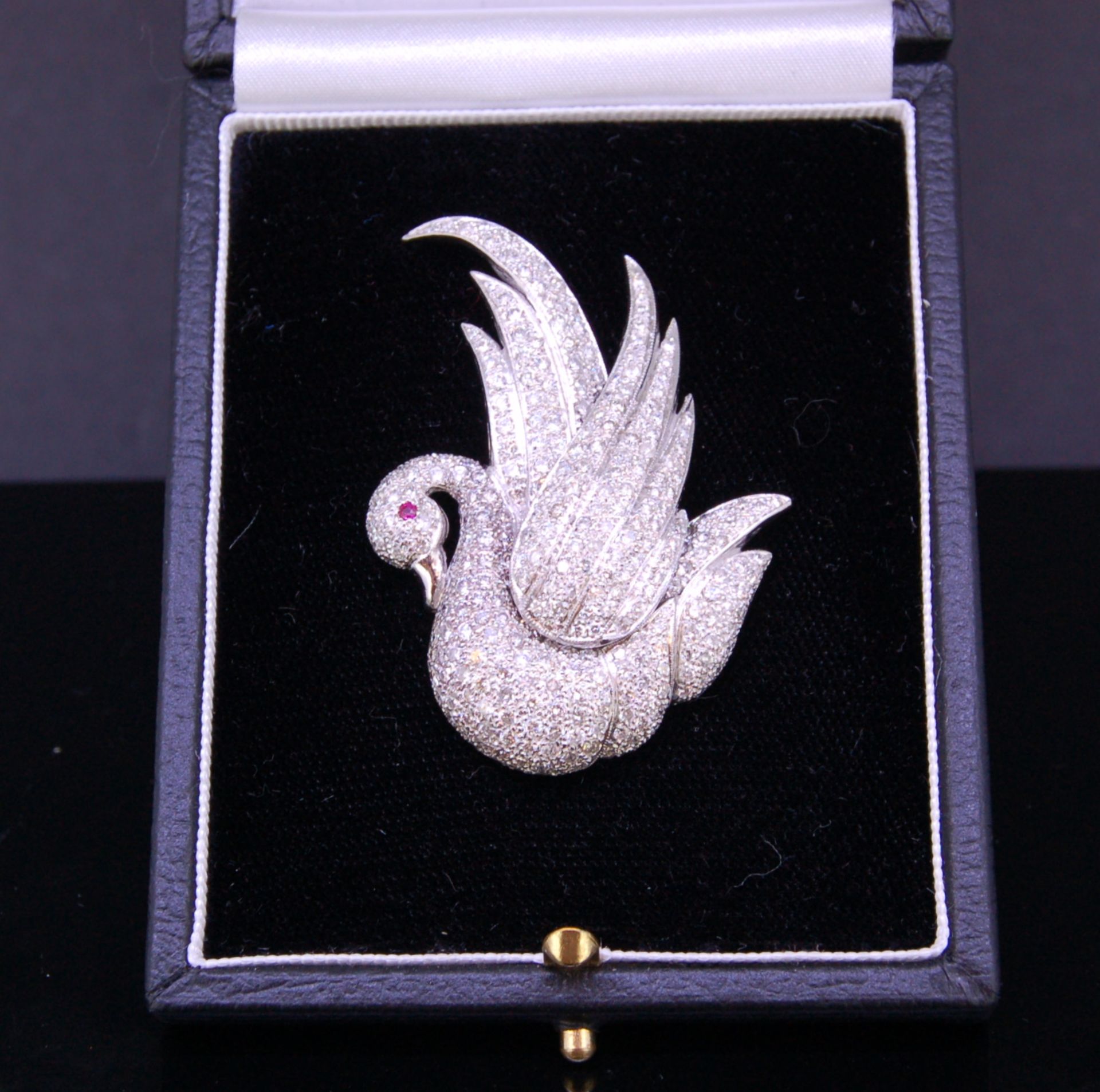 DIAMOND AND RUBY SWAN BROOCH - Bild 4 aus 4