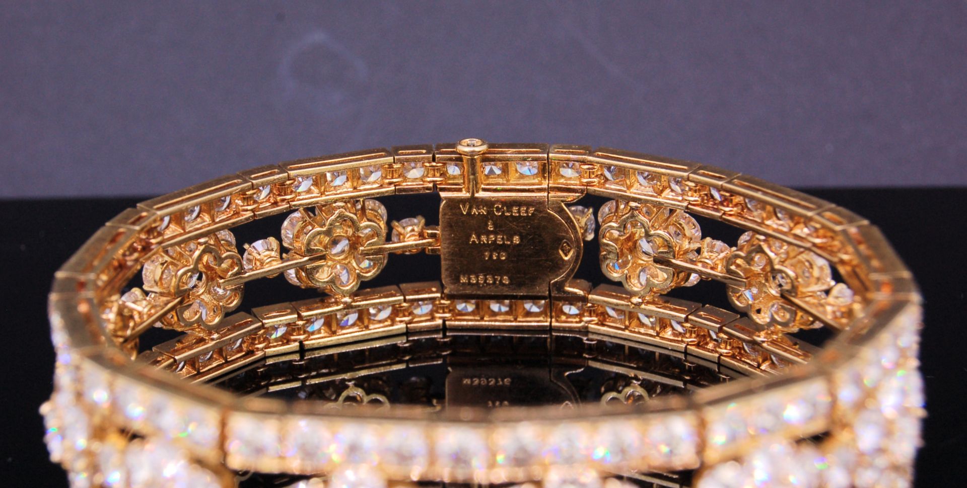 VAN CLEEF & ARPELS, AN IMPORTANT DIAMOND BRACELET - Bild 2 aus 6