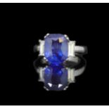 SAPPHIRE AND DIAMOND RING