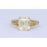 YELLOW SAPPHIRE SOLITAIRE RING