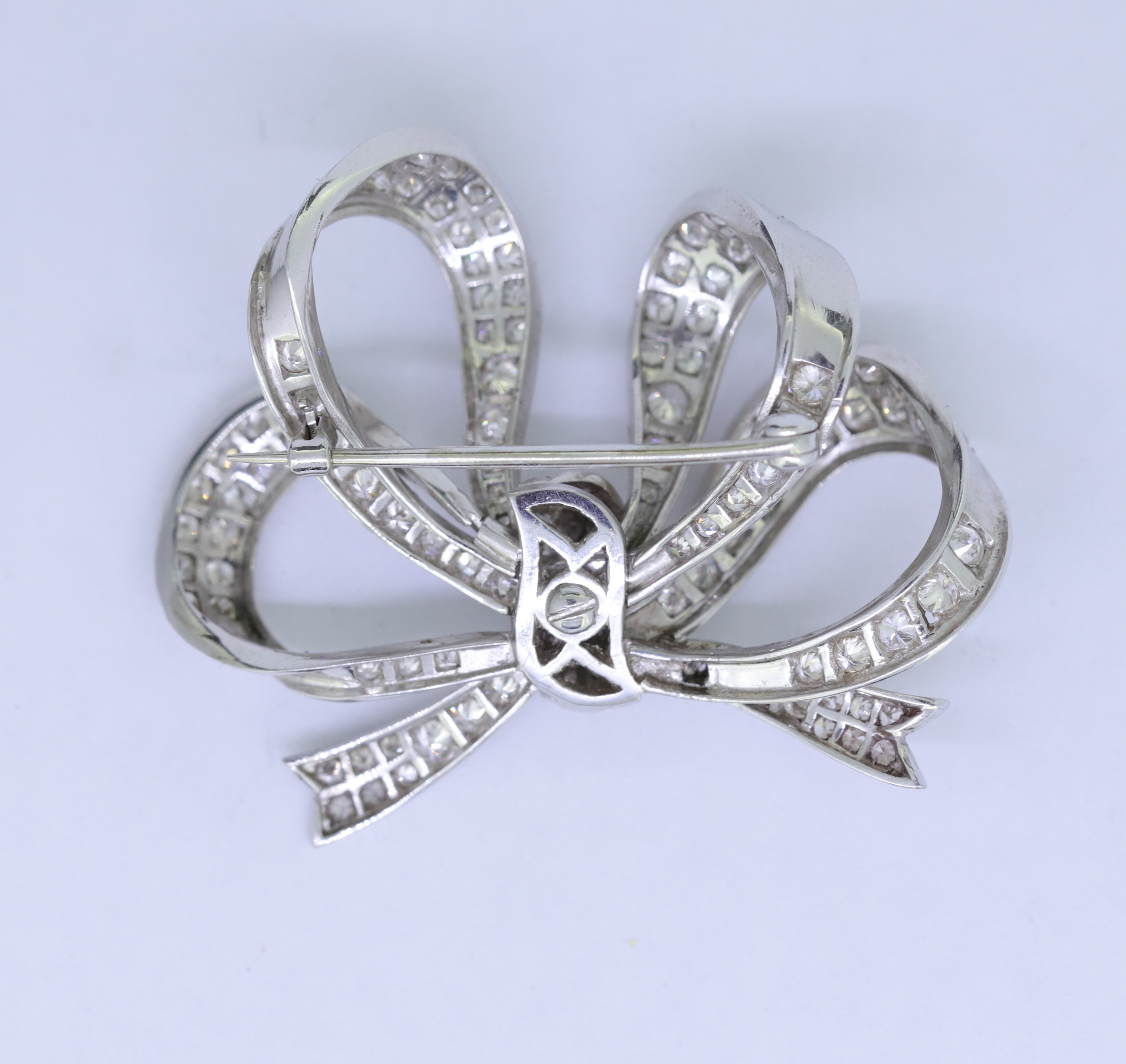 DIAMOND BOW BROOCH - Image 3 of 3