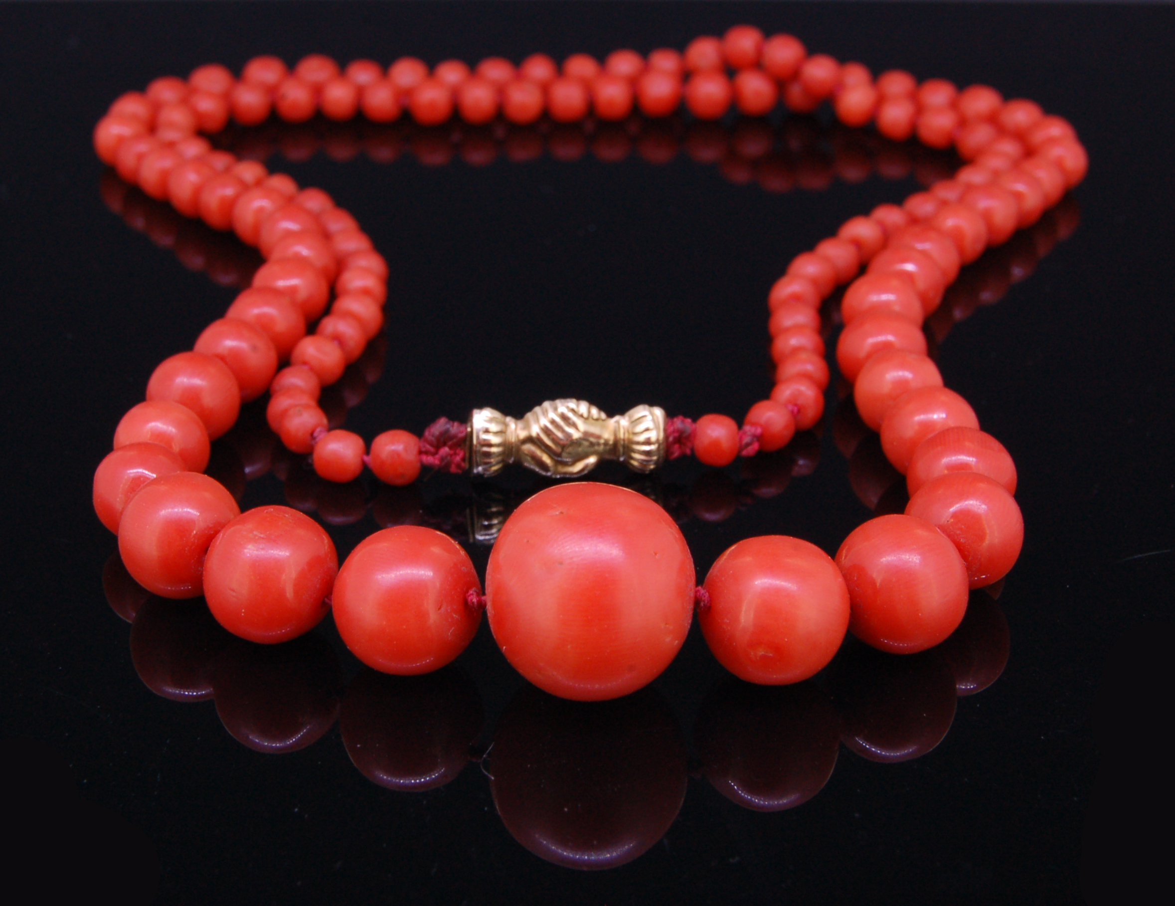 ANTIQUE CORAL NECKLACE