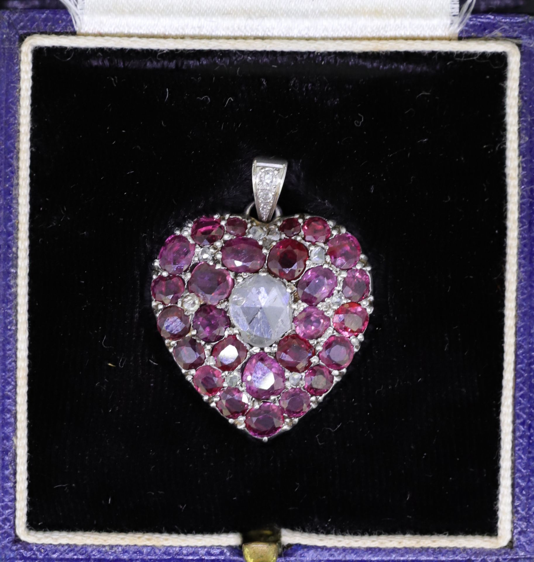 ANTIQUE DIAMOND AND RUBY HEART PENDANT - Image 3 of 3