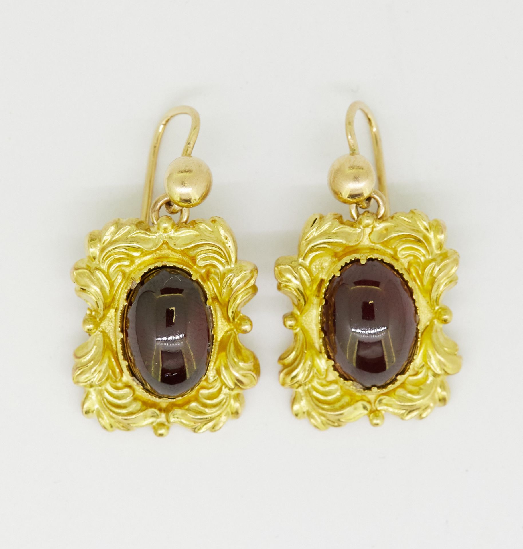 ANTIQUE VICTORIA PAIR OF GARNET DROP EARRINGS