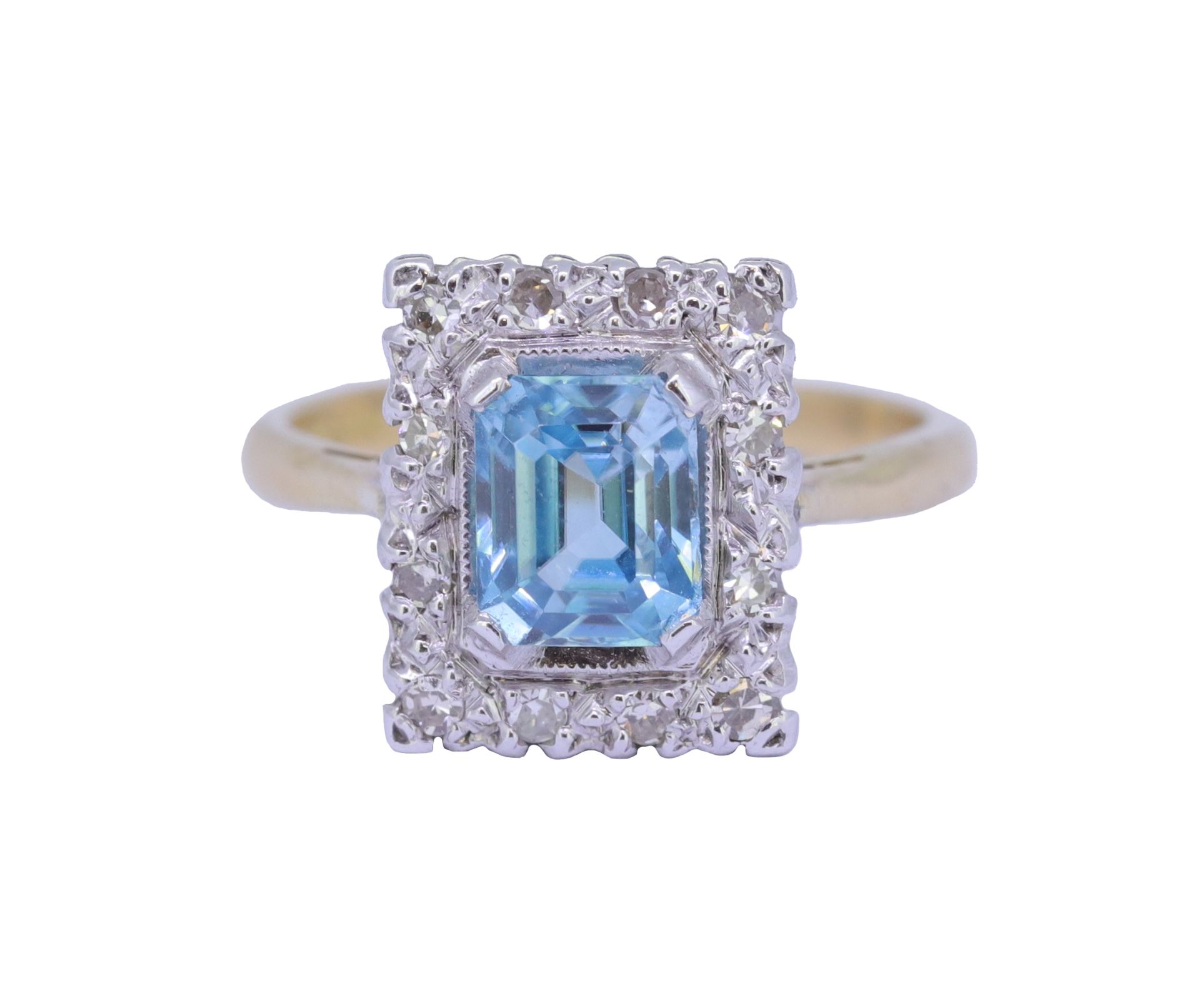 ZIRCON AND DIAMOND CLUSTER RING