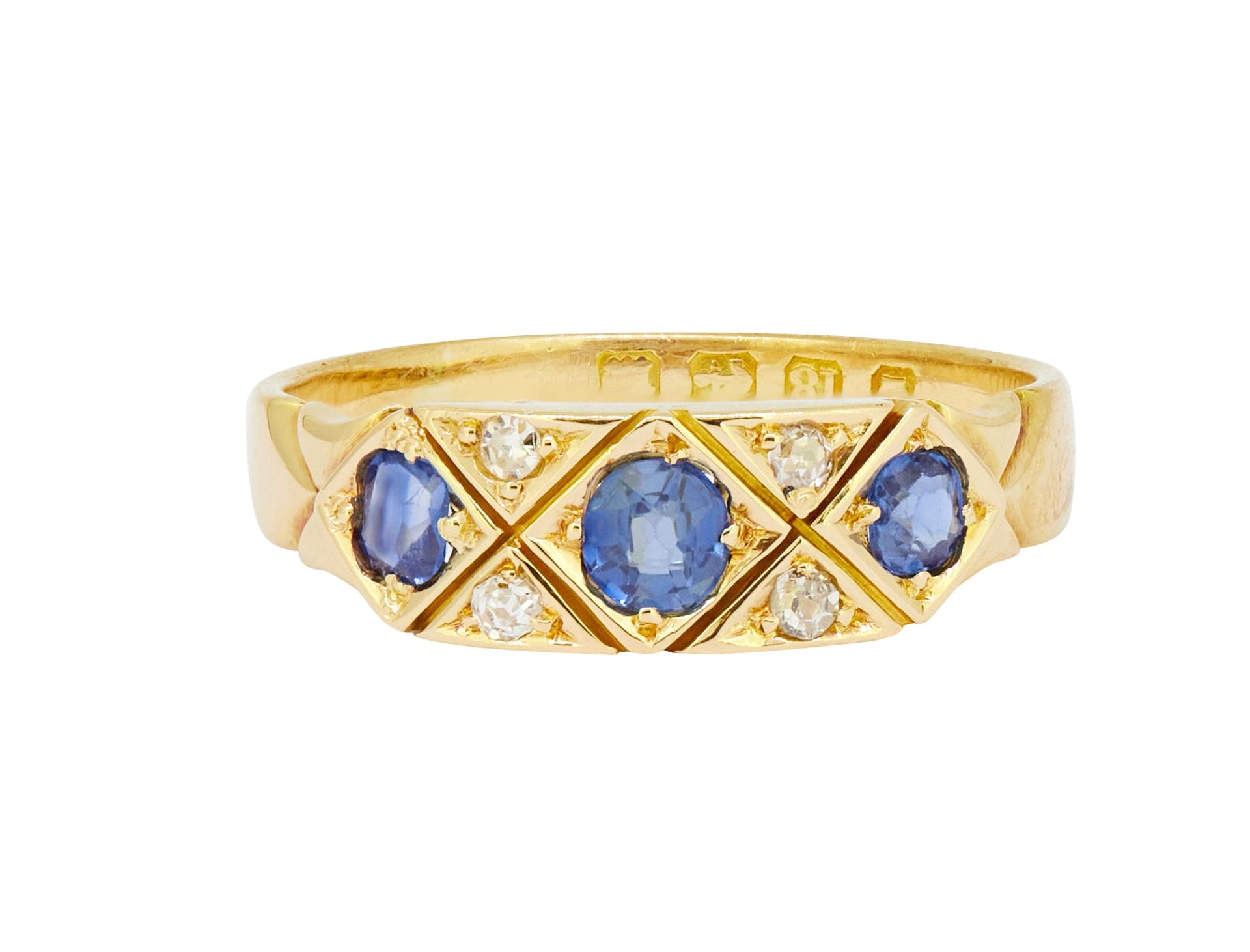 SAPPHIRE AND DIAMOND RING