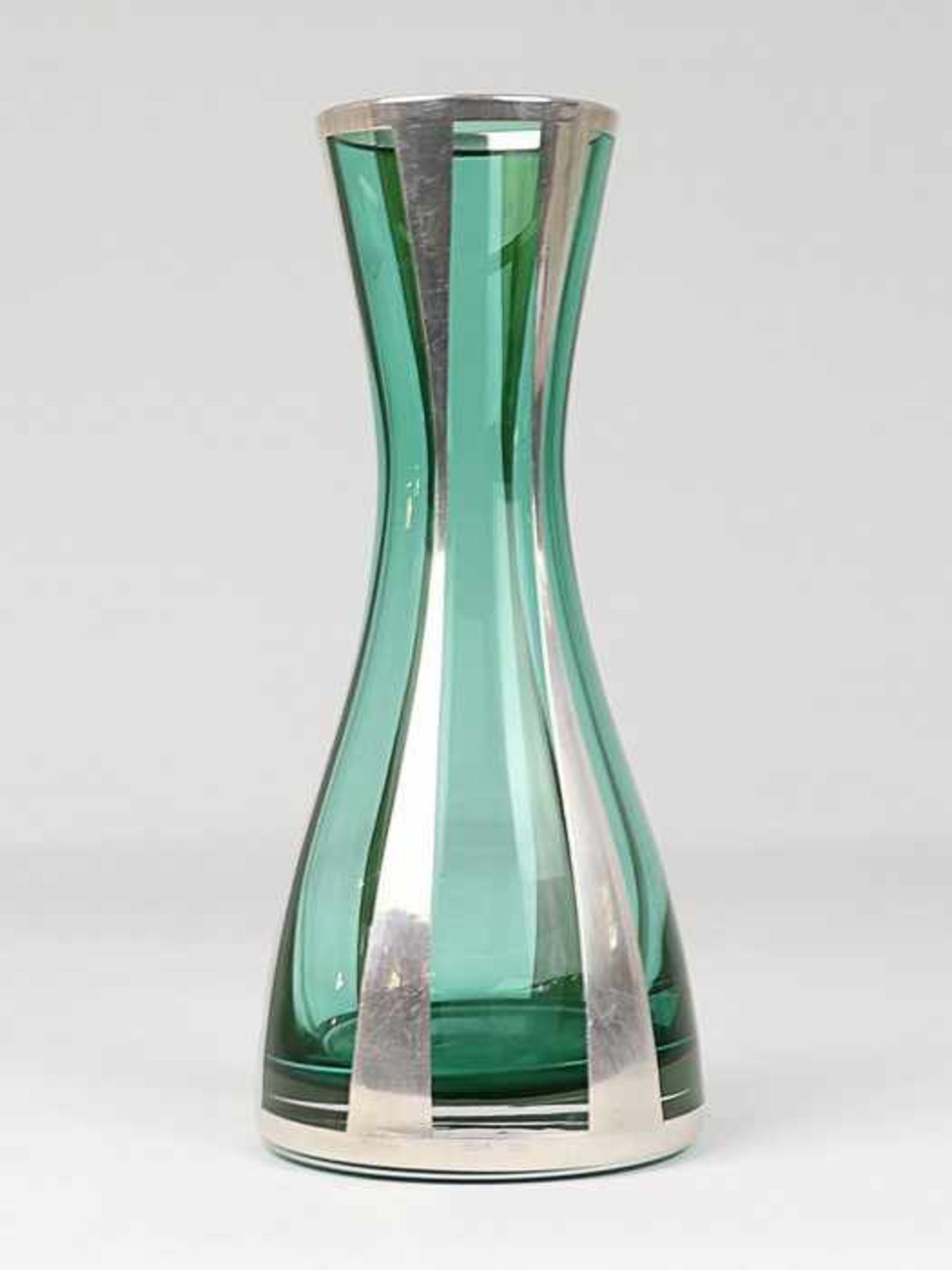 Spahr, Friedrich Wilhelm - Ziervaseum 1950, Si 1000, punz. Spahr, grünes Glas m. Si-Overlay,