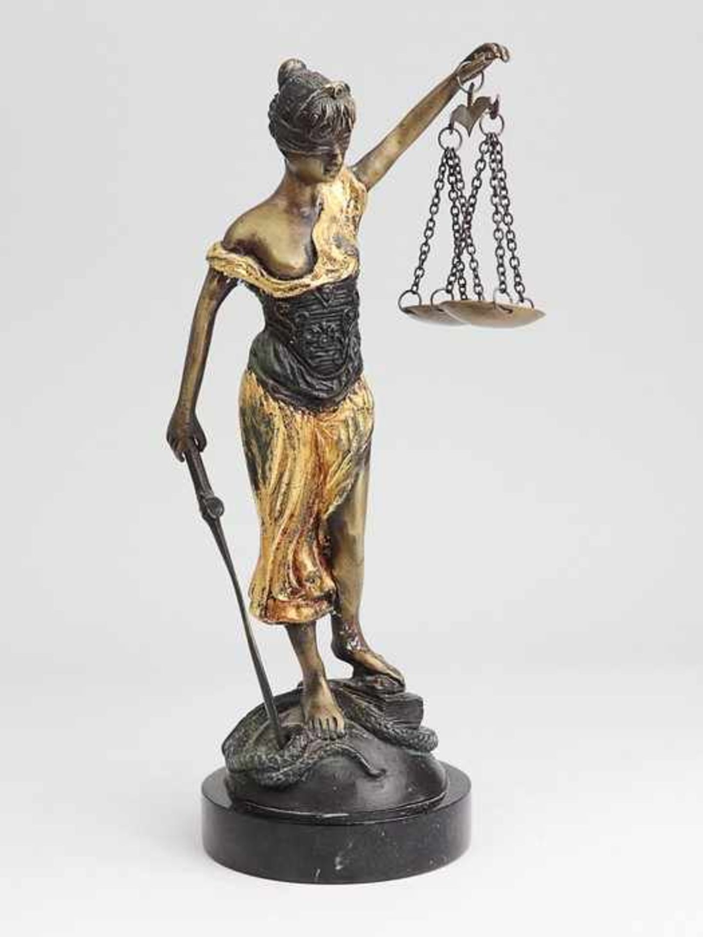 Statuette20.Jh., Metallguss, partiell goldstaff., Justitia - Göttin der Gerechtigkeit m. Attributen, - Bild 2 aus 9