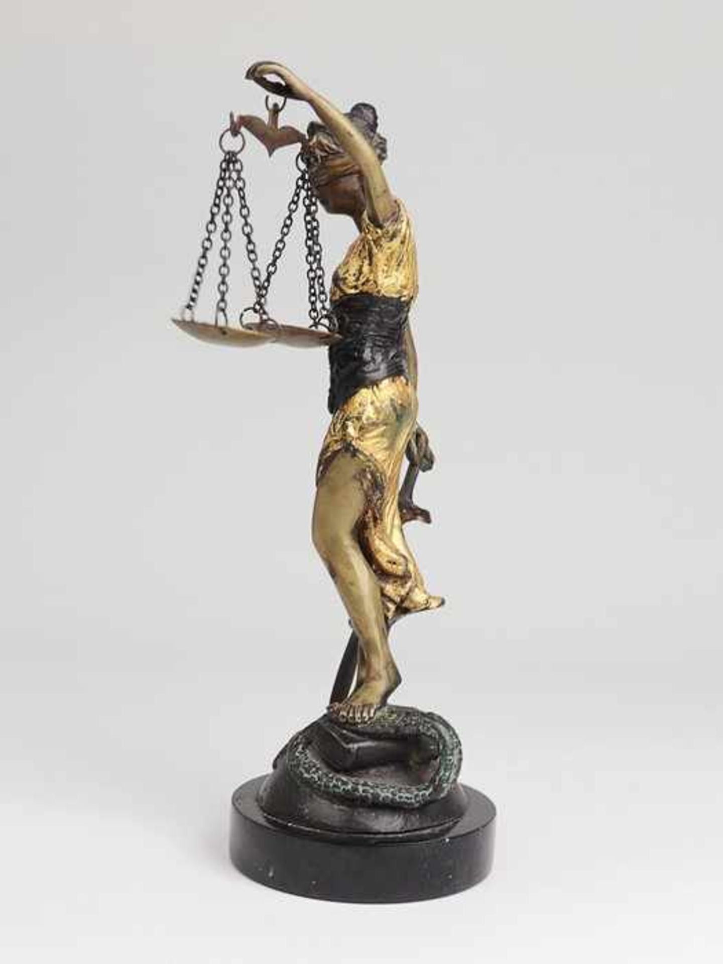 Statuette20.Jh., Metallguss, partiell goldstaff., Justitia - Göttin der Gerechtigkeit m. Attributen, - Bild 5 aus 9