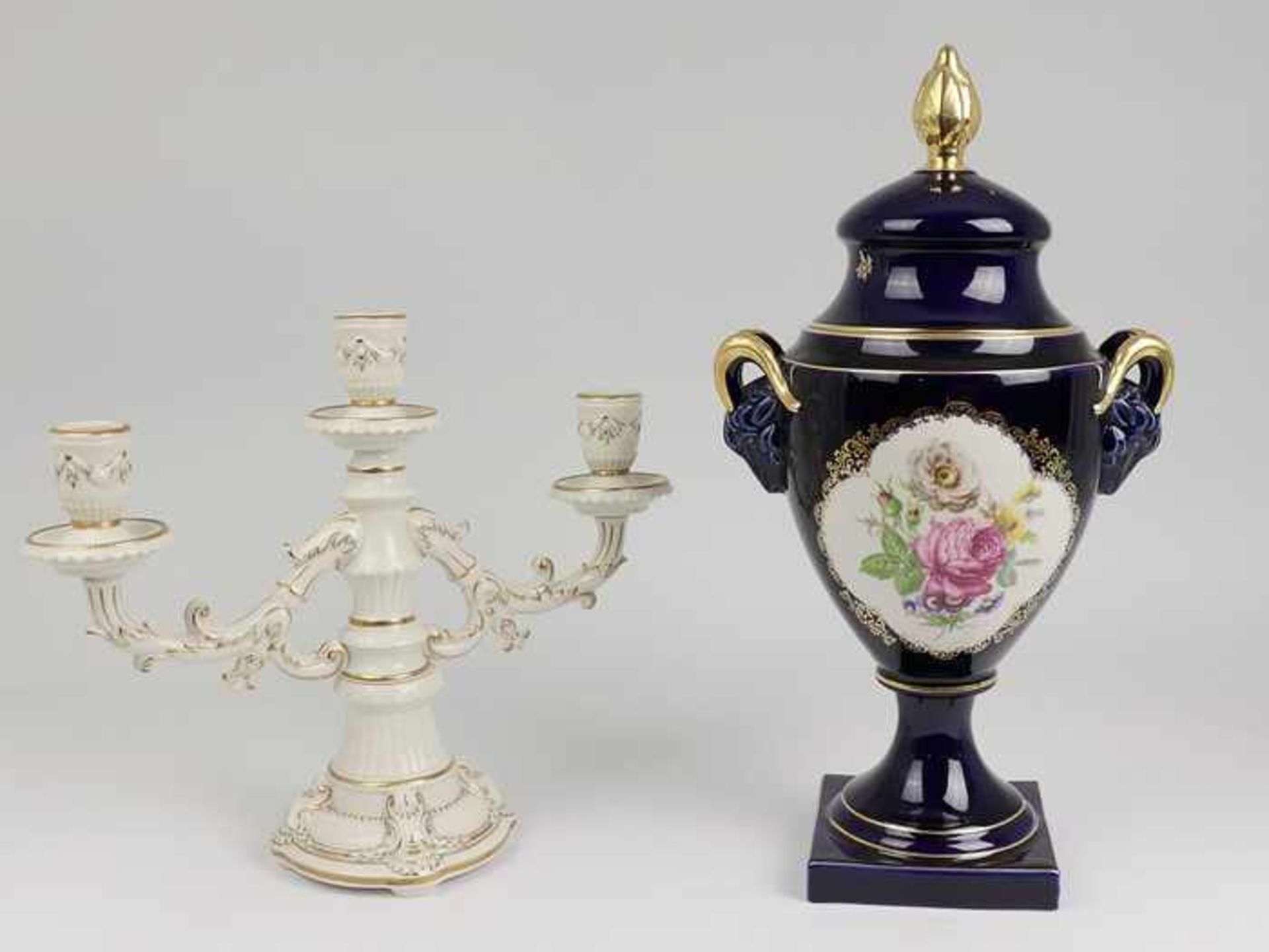 Zwei Teile1x 1907-52, Müller & Co., Volkstedt, reliefiert-ornamentierter 3-flammiger Kerzenhalter, - Bild 2 aus 5