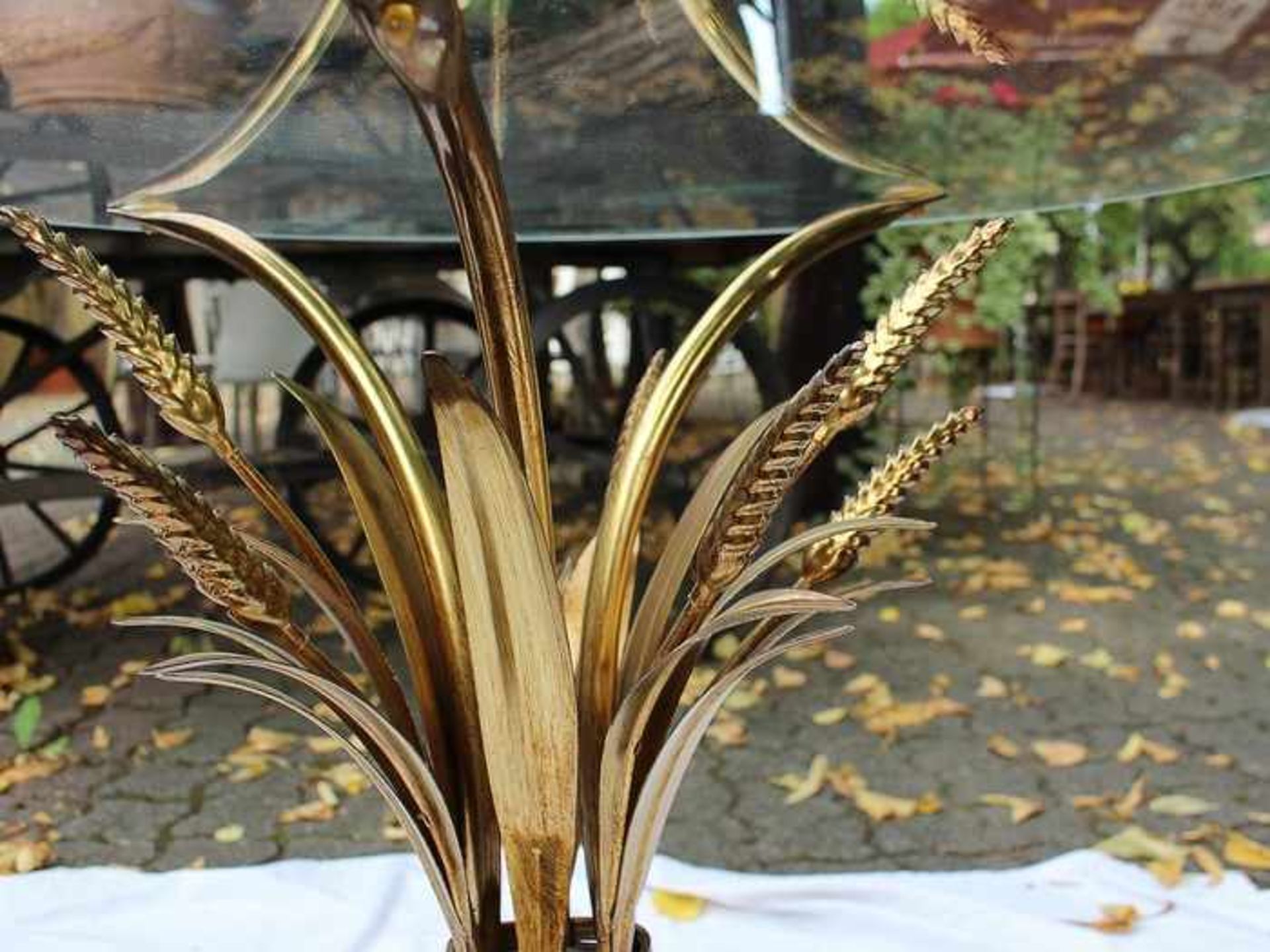 "Sheaf of Wheat" Tische - PendantMetall, goldfarben, Glas, Stand in Form von Ährengarben, runde - Bild 3 aus 3