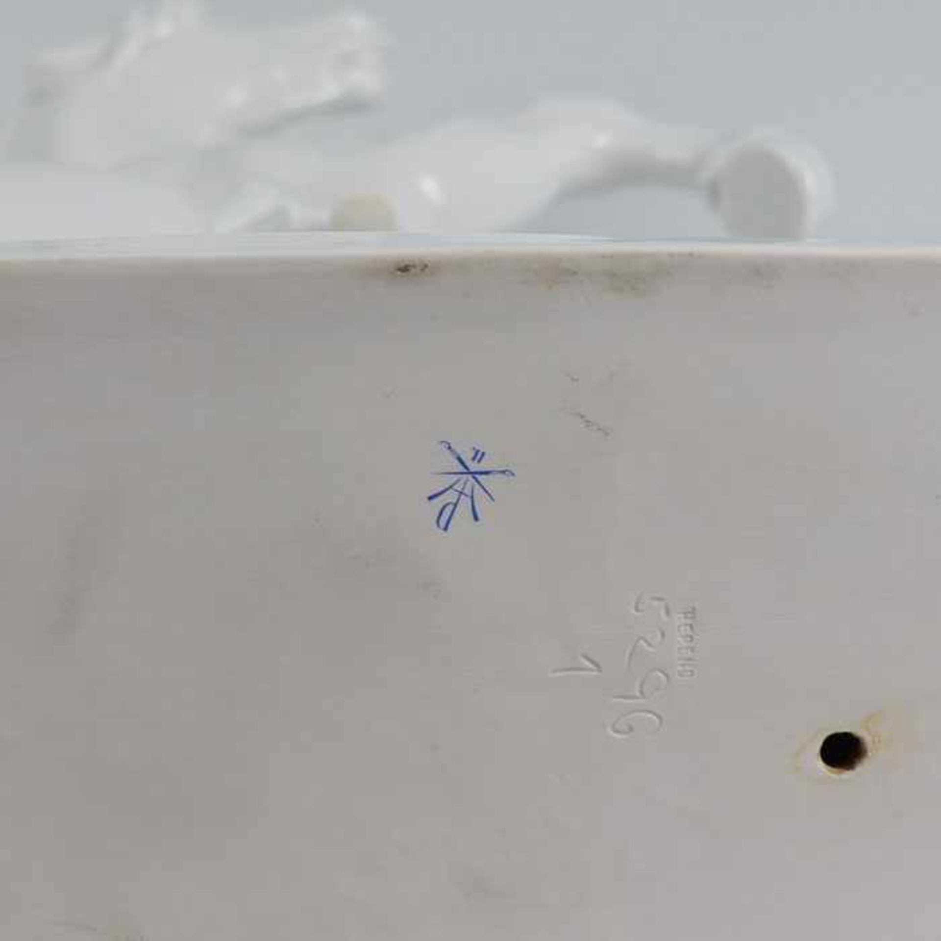 Herend - Figurblaue Stempelmarke, Prägemarke, Modellnr. 5296, Entw. Eva Löte, rechteckige Plinthe, - Bild 6 aus 7